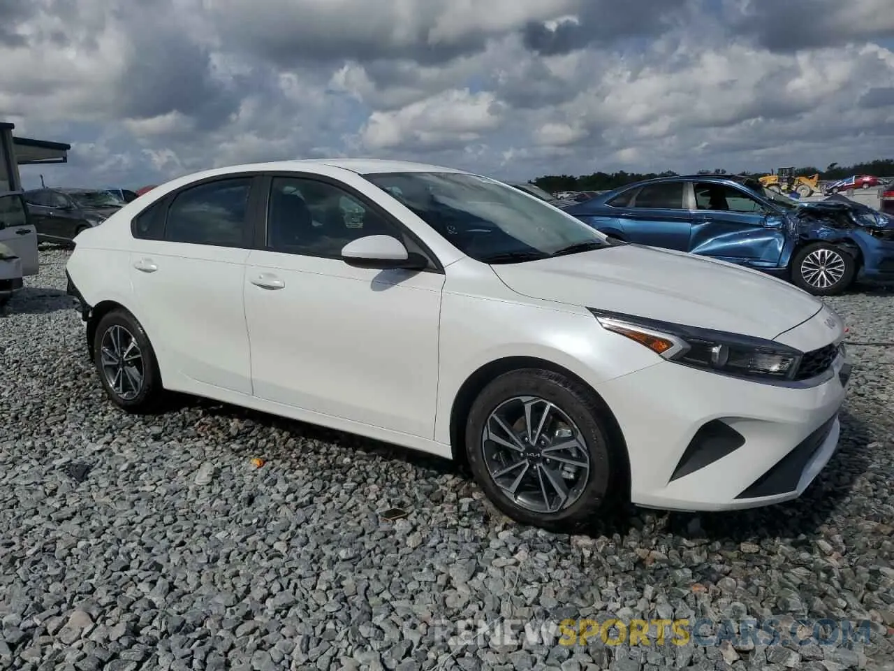 4 fotografías del automóvil dañado 3KPF24AD7NE503892 KIA FORTE 2022
