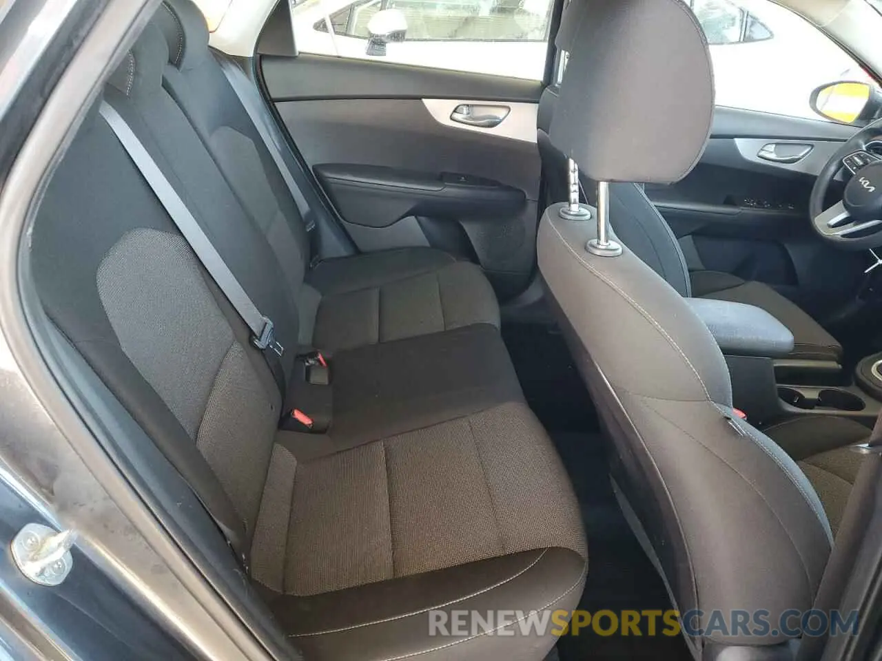 10 fotografías del automóvil dañado 3KPF24AD8NE428992 KIA FORTE 2022
