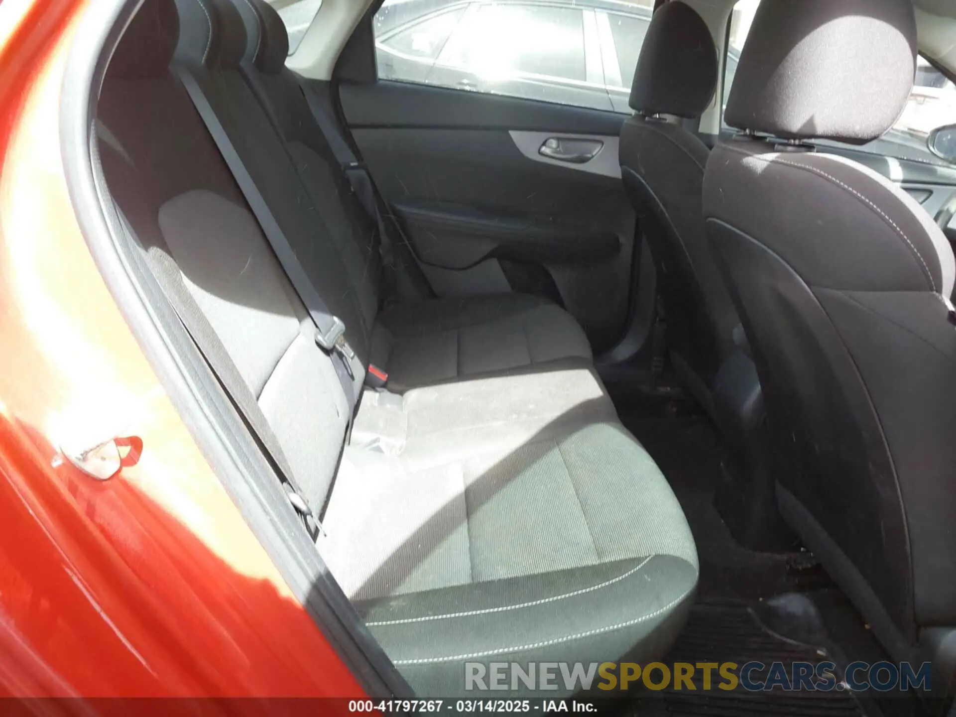 8 fotografías del automóvil dañado 3KPF24AD8NE434985 KIA FORTE 2022