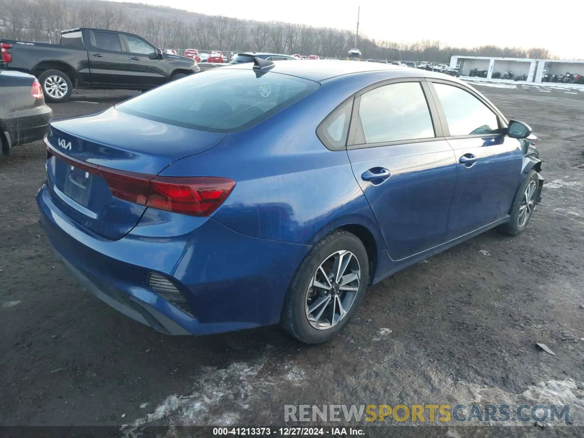 4 fotografías del automóvil dañado 3KPF24AD8NE445839 KIA FORTE 2022