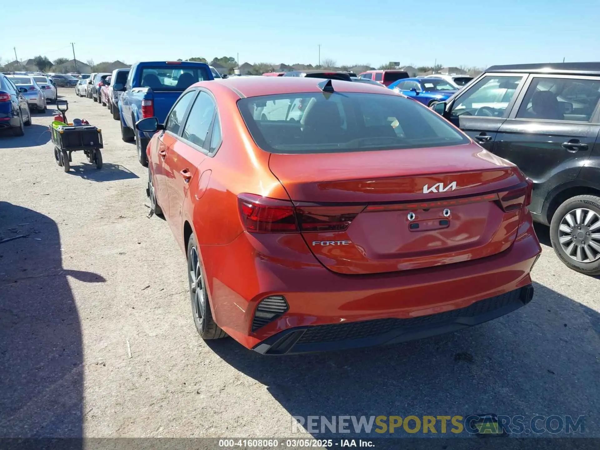 3 fotografías del automóvil dañado 3KPF24AD8NE451334 KIA FORTE 2022