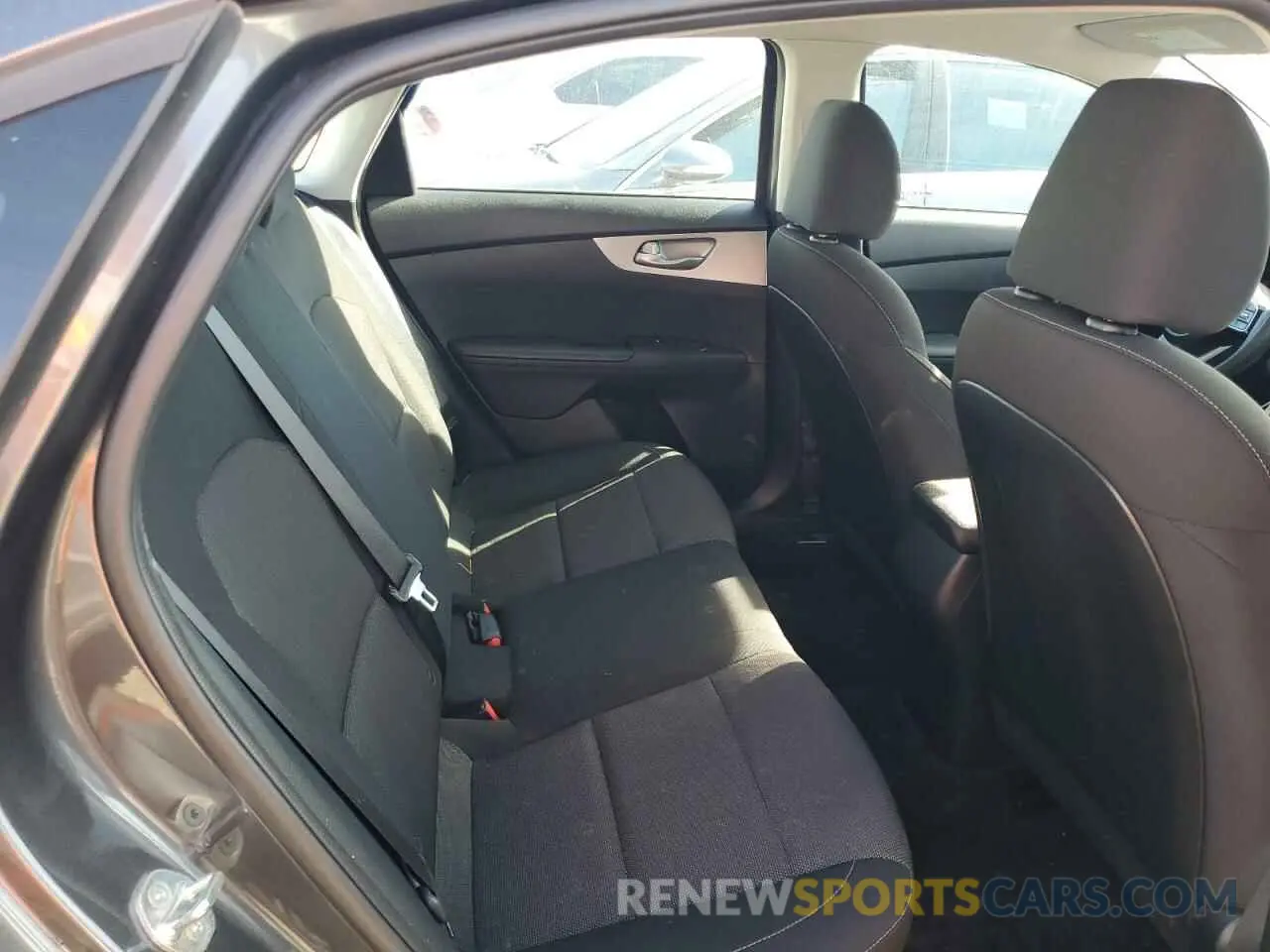 10 fotografías del automóvil dañado 3KPF24AD8NE502797 KIA FORTE 2022
