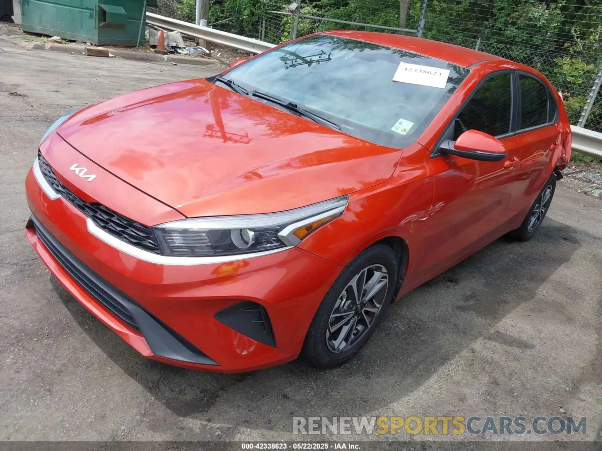 2 fotografías del automóvil dañado 3KPF24AD9NE467123 KIA FORTE 2022