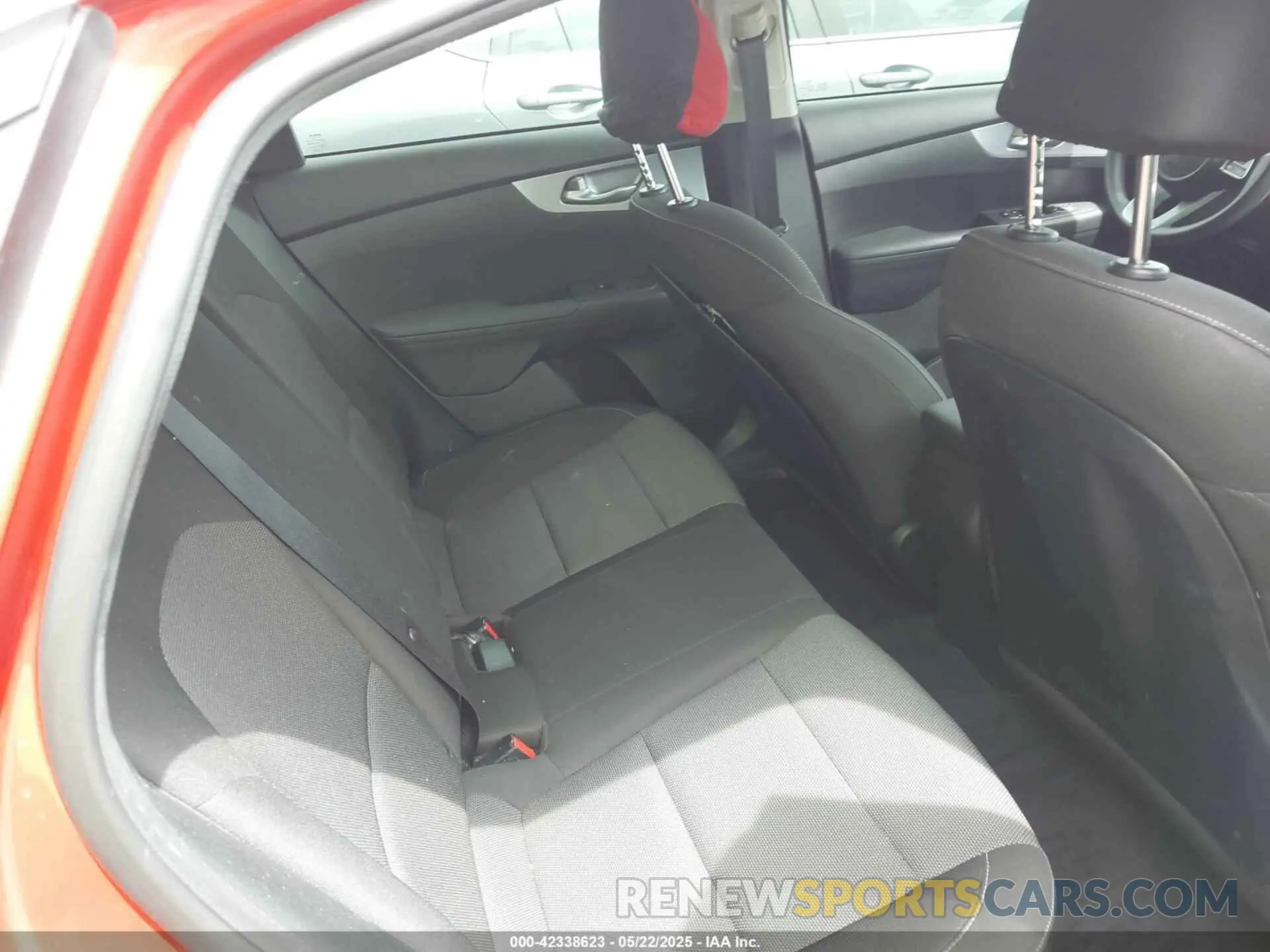 8 fotografías del automóvil dañado 3KPF24AD9NE467123 KIA FORTE 2022