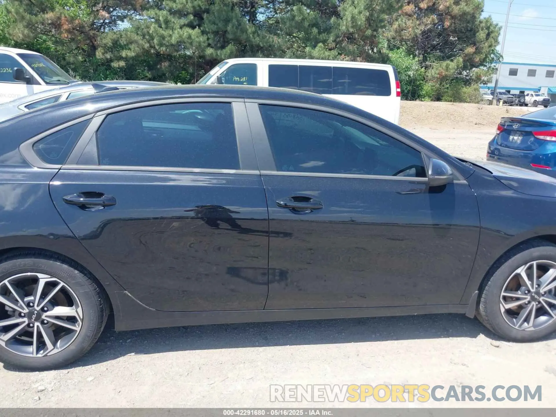 13 fotografías del automóvil dañado 3KPF24AD9NE471835 KIA FORTE 2022