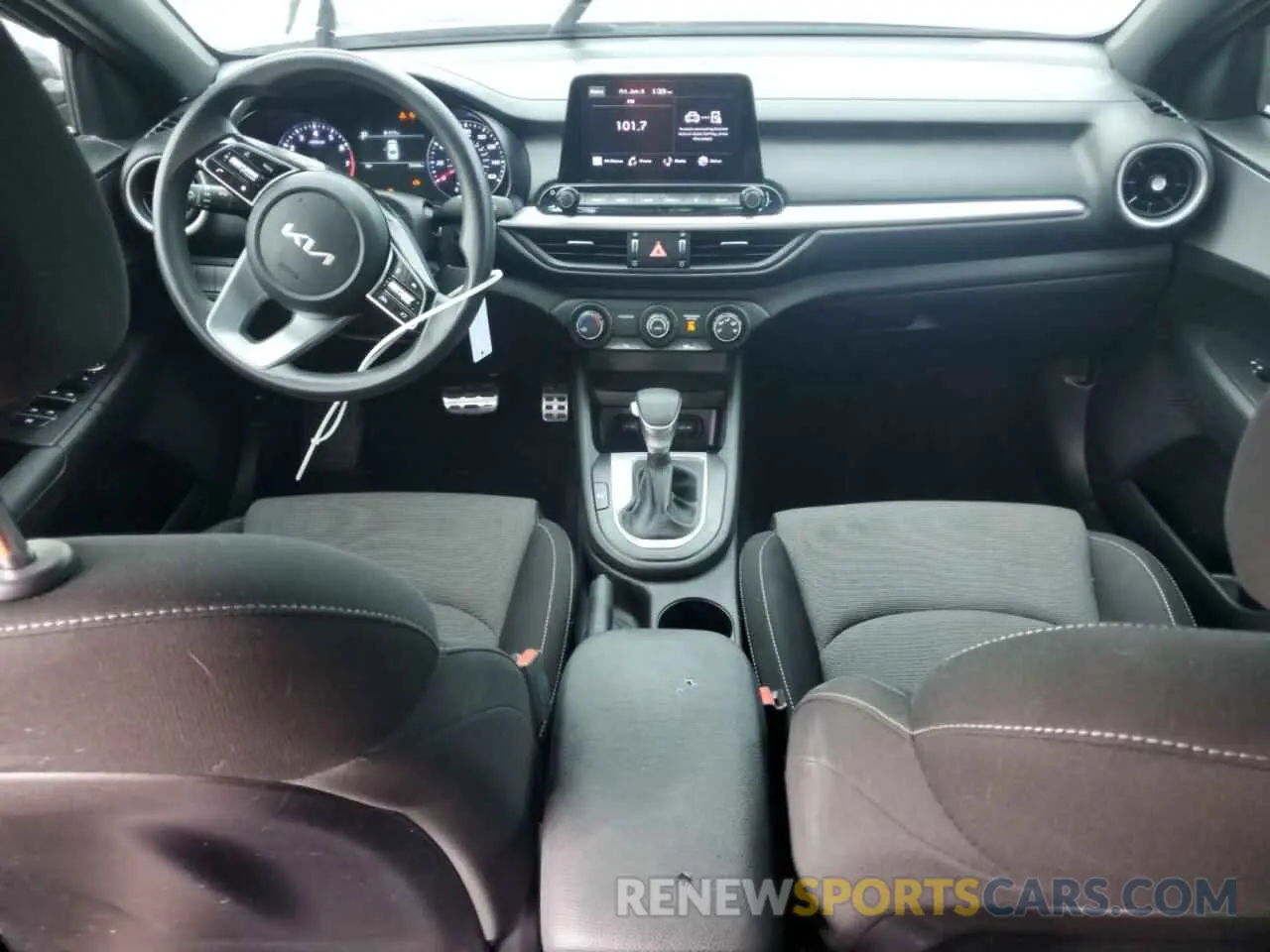 8 fotografías del automóvil dañado 3KPF24AD9NE476145 KIA FORTE 2022