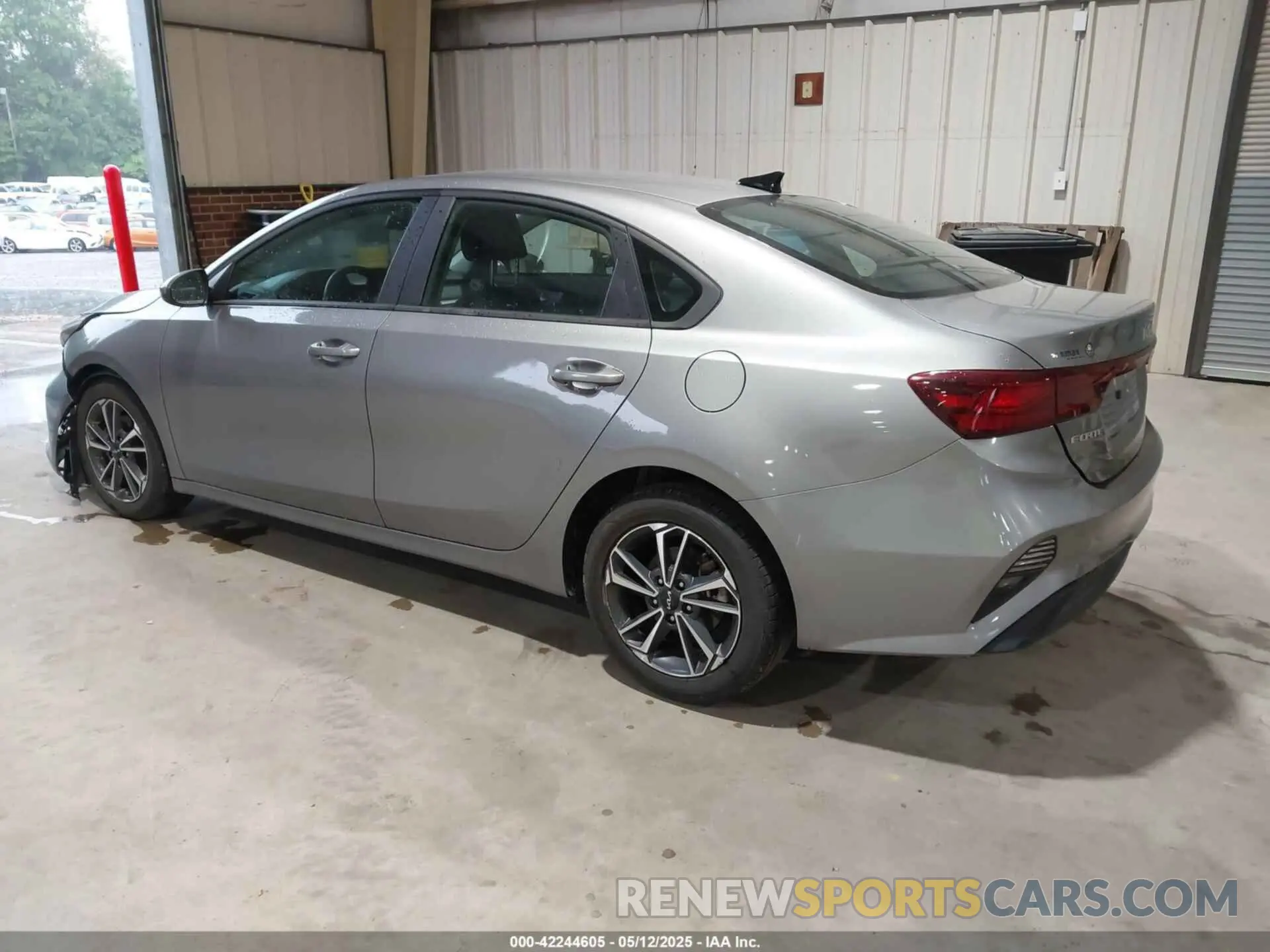 3 fotografías del automóvil dañado 3KPF24AD9NE487937 KIA FORTE 2022