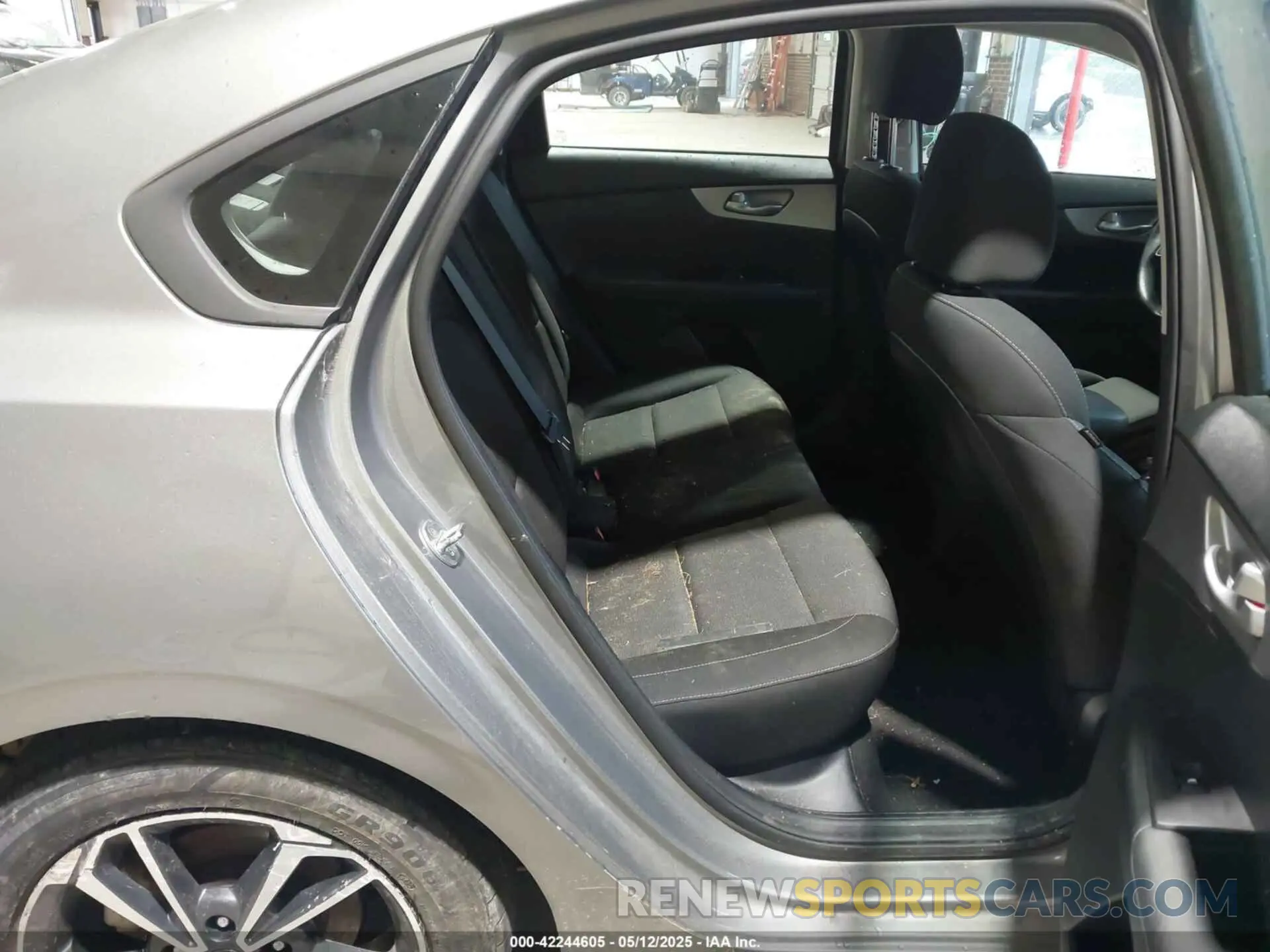 8 fotografías del automóvil dañado 3KPF24AD9NE487937 KIA FORTE 2022