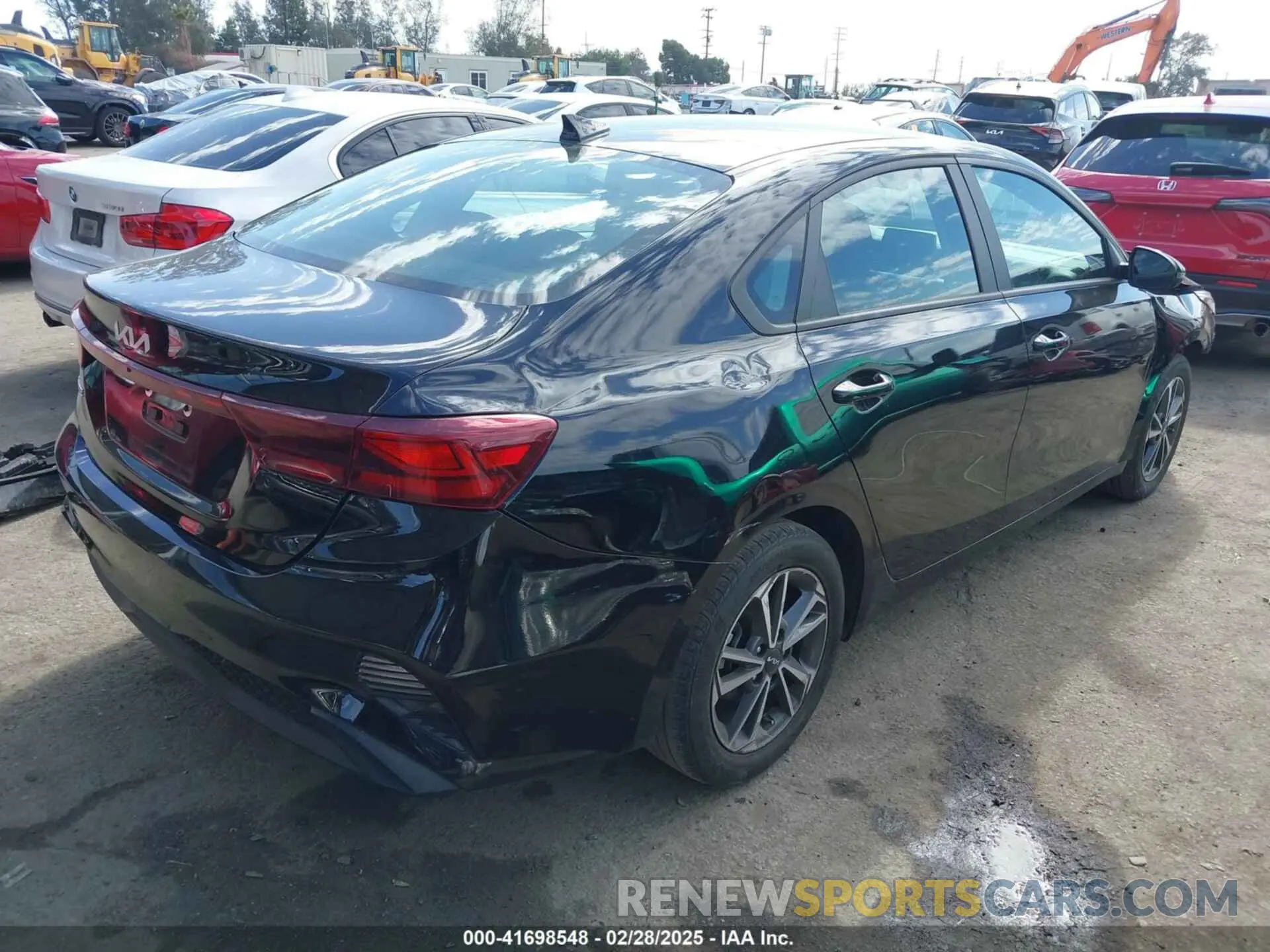 4 fotografías del automóvil dañado 3KPF24AD9NE492622 KIA FORTE 2022