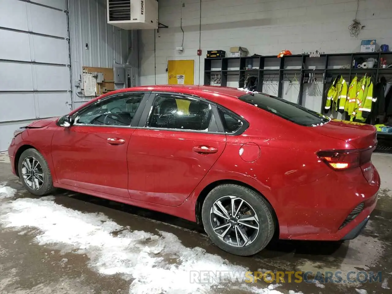 2 fotografías del automóvil dañado 3KPF24AD9NE495407 KIA FORTE 2022