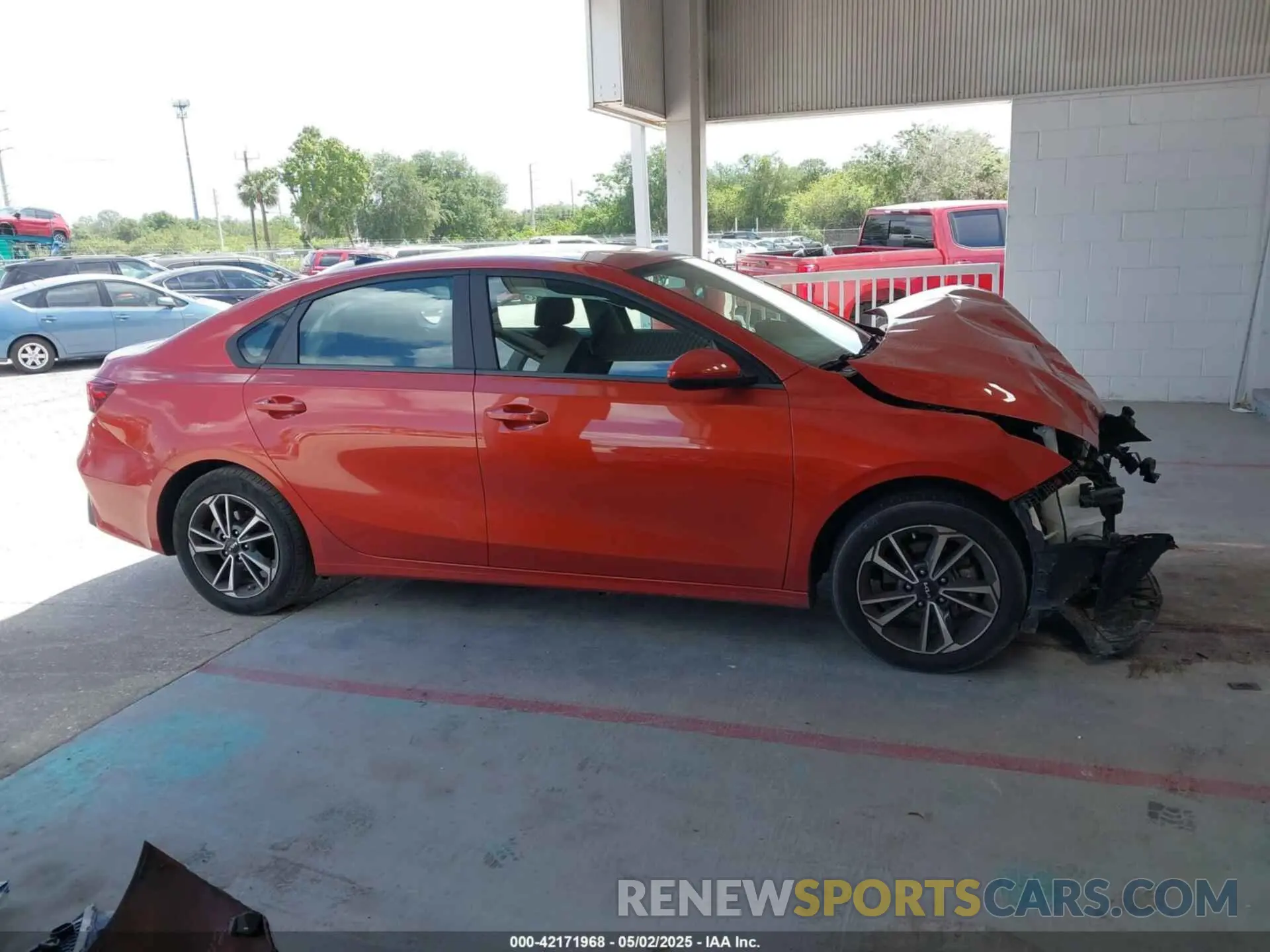 14 fotografías del automóvil dañado 3KPF24ADXNE419260 KIA FORTE 2022