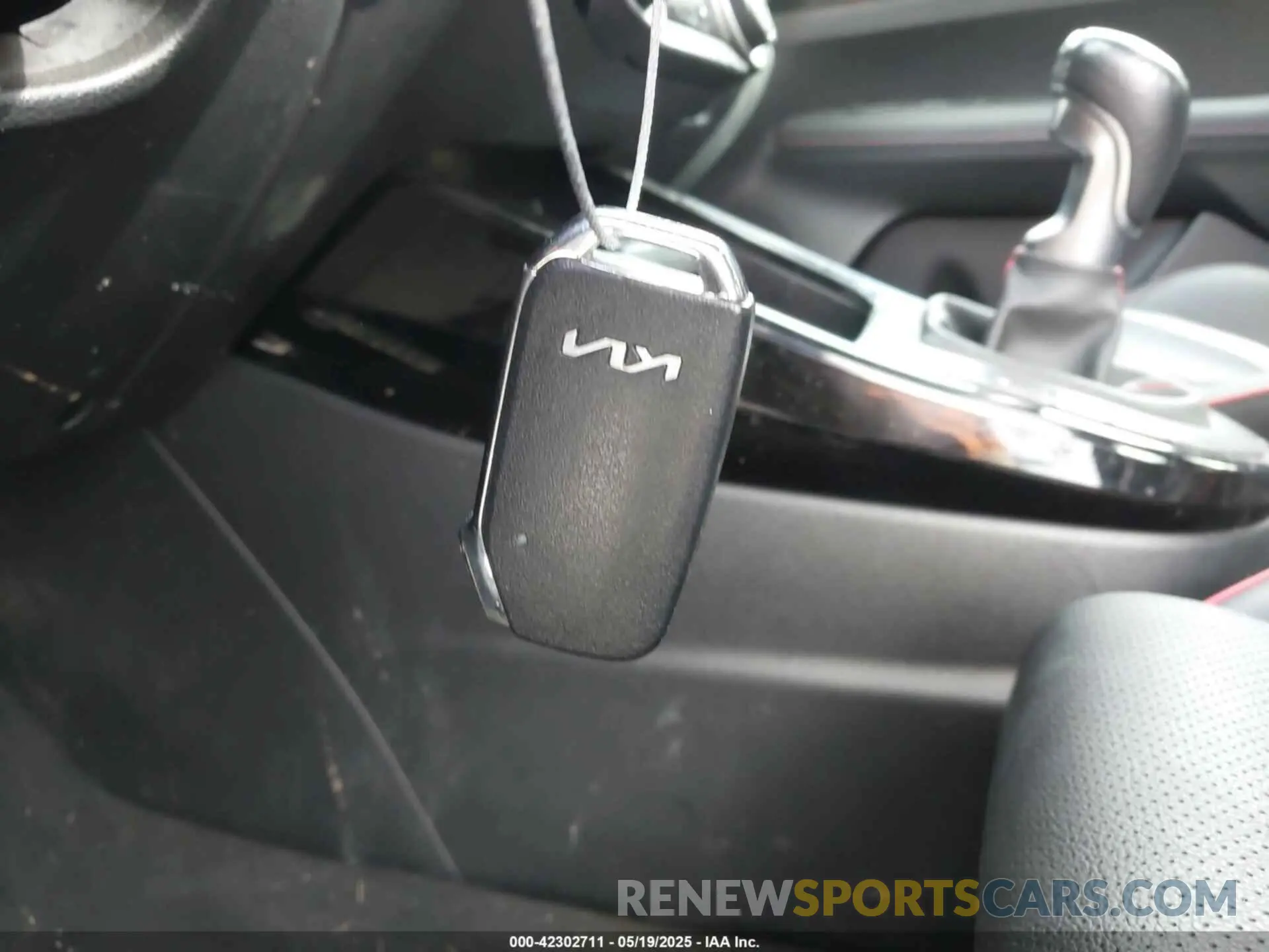 11 fotografías del automóvil dañado 3KPF44AC3NE492665 KIA FORTE 2022