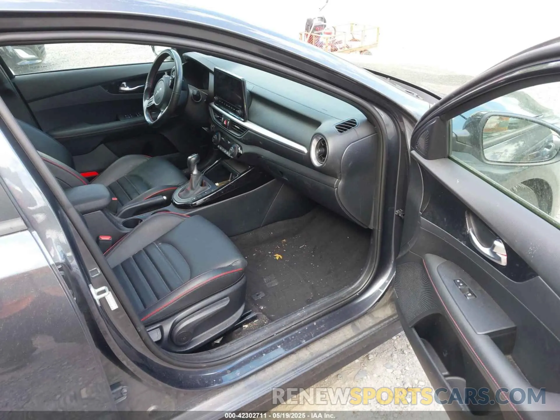 5 fotografías del automóvil dañado 3KPF44AC3NE492665 KIA FORTE 2022