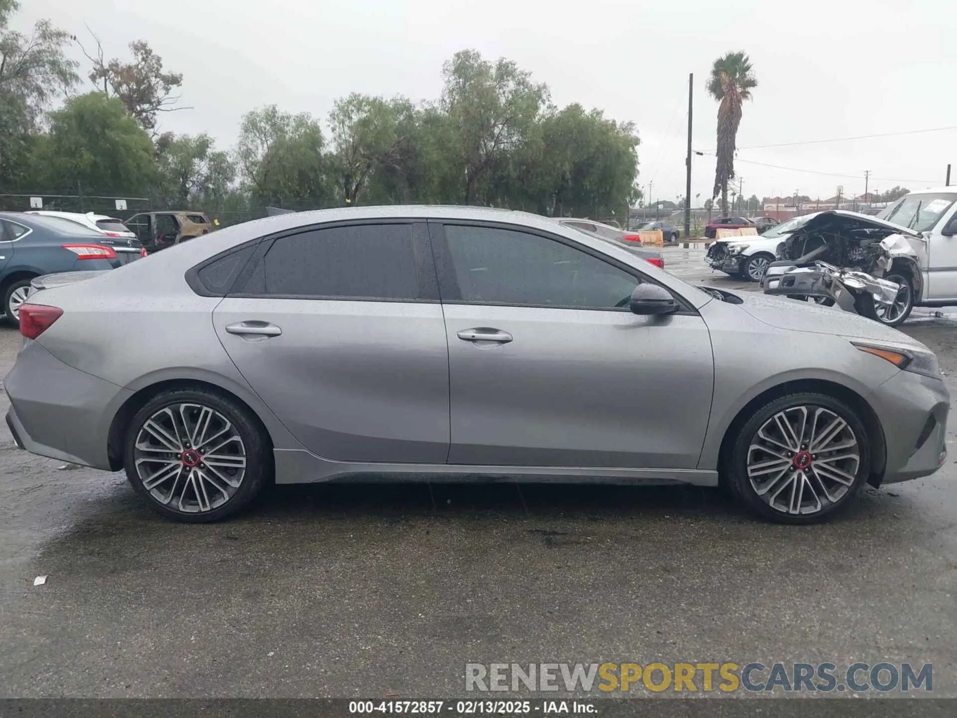 13 fotografías del automóvil dañado 3KPF44AC5NE461384 KIA FORTE 2022