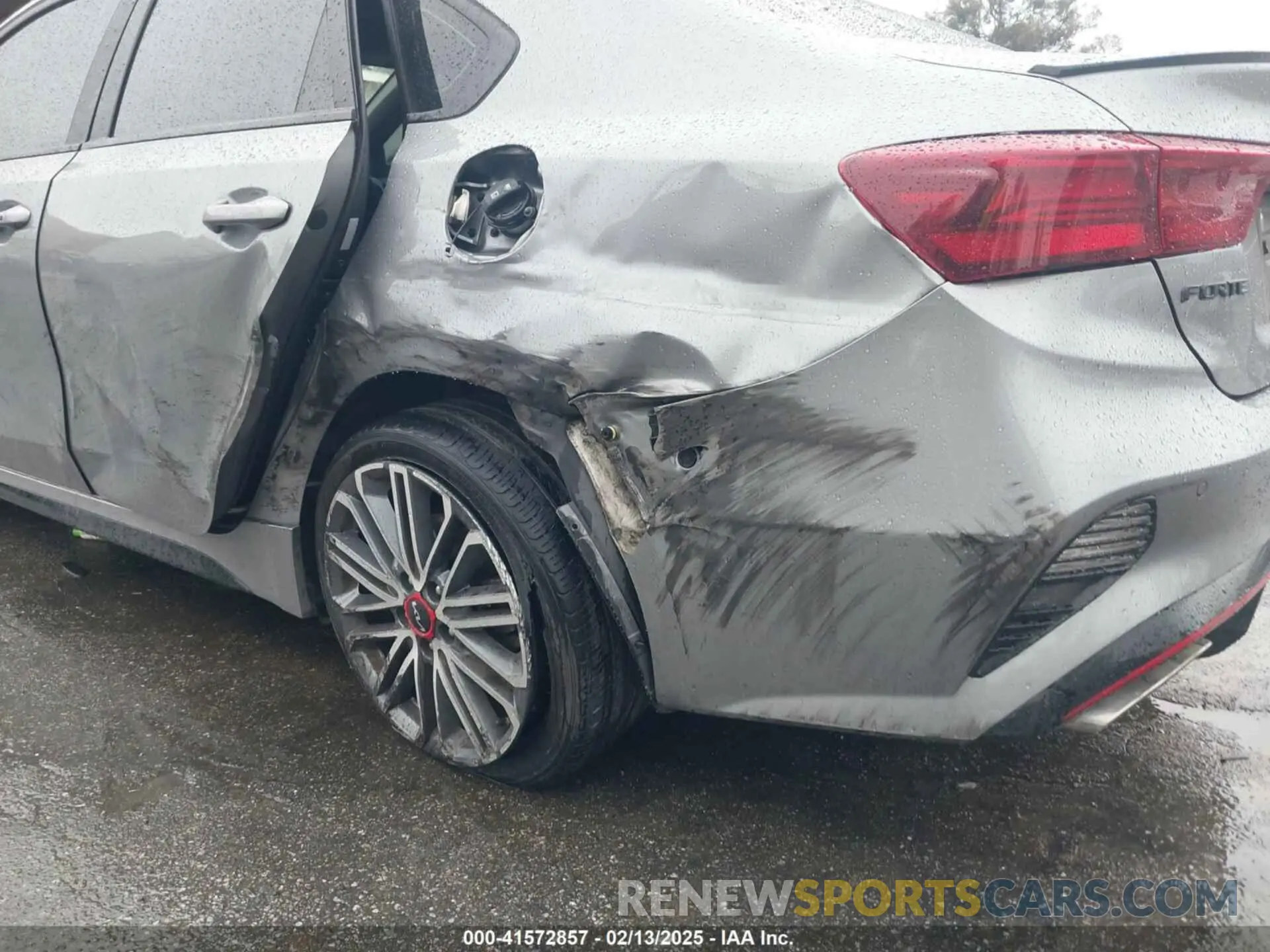 17 fotografías del automóvil dañado 3KPF44AC5NE461384 KIA FORTE 2022