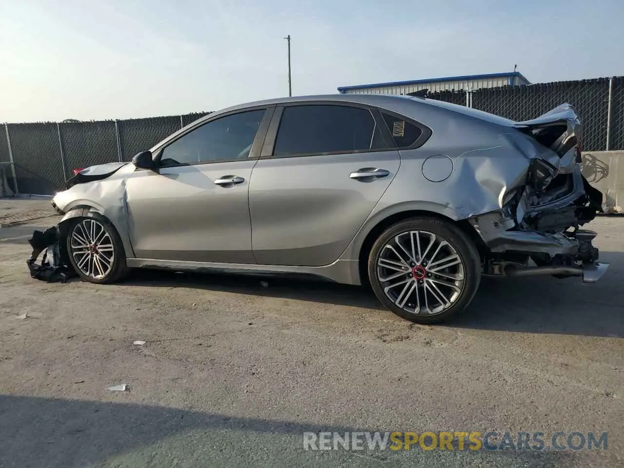 2 fotografías del automóvil dañado 3KPF44AC9NE477331 KIA FORTE 2022