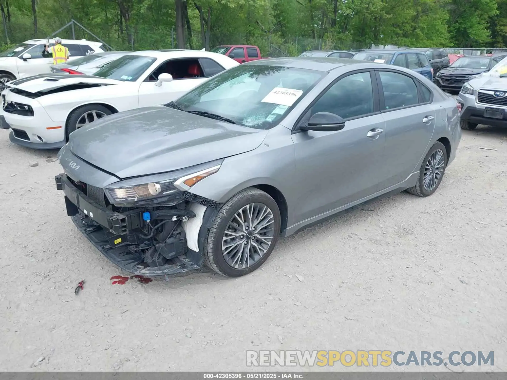 2 fotografías del automóvil dañado 3KPF54AD0NE486182 KIA FORTE 2022