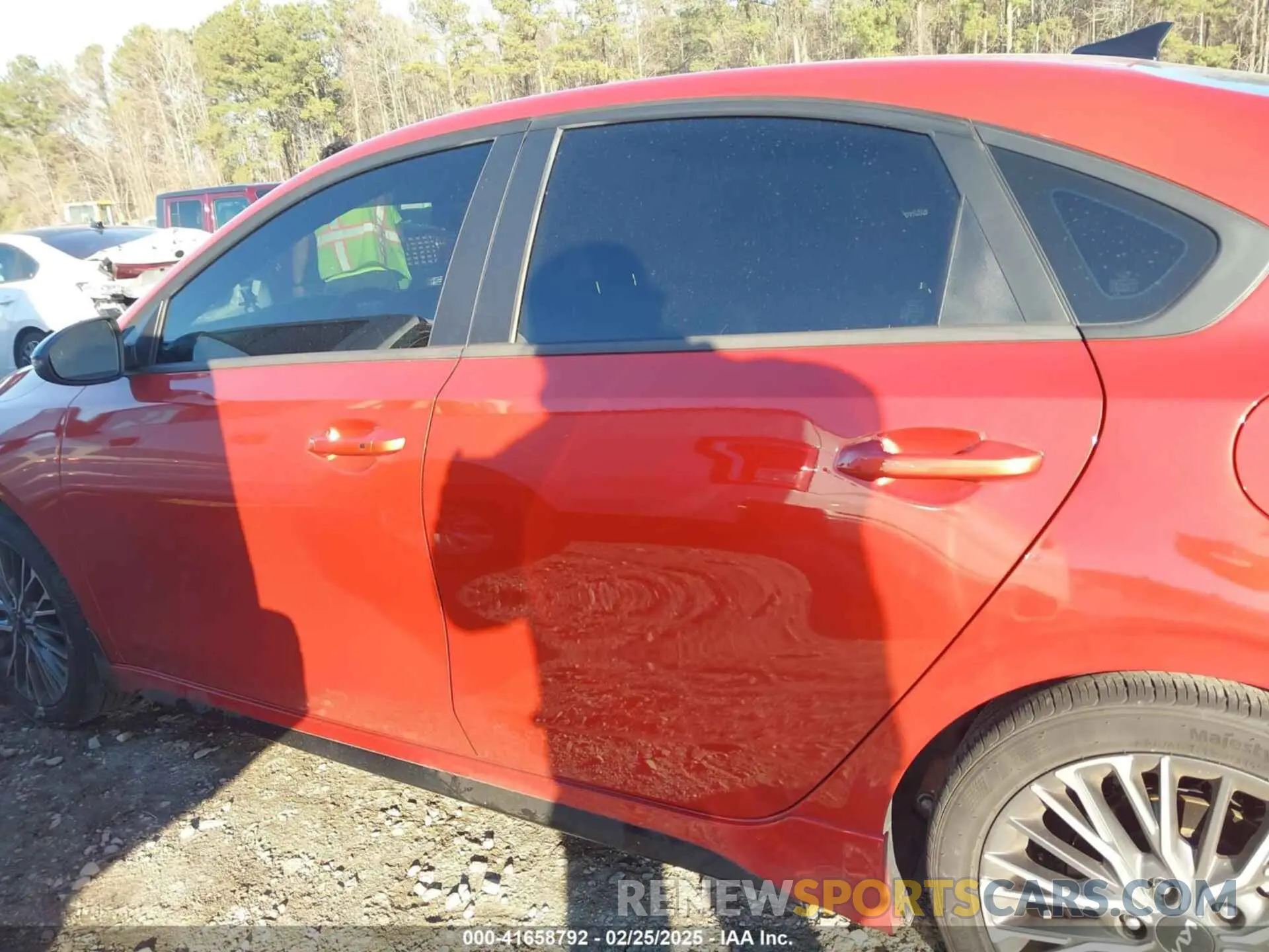 14 fotografías del automóvil dañado 3KPF54AD0NE500887 KIA FORTE 2022