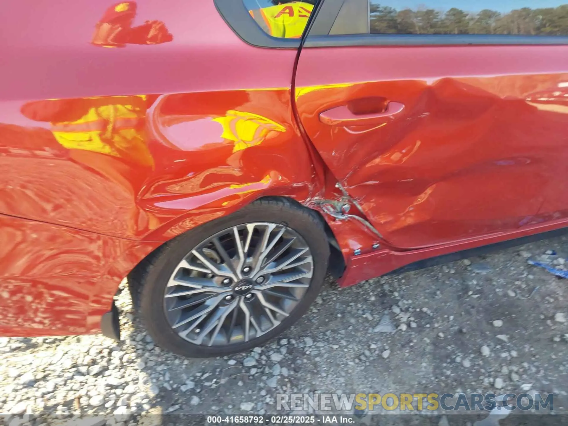 6 fotografías del automóvil dañado 3KPF54AD0NE500887 KIA FORTE 2022