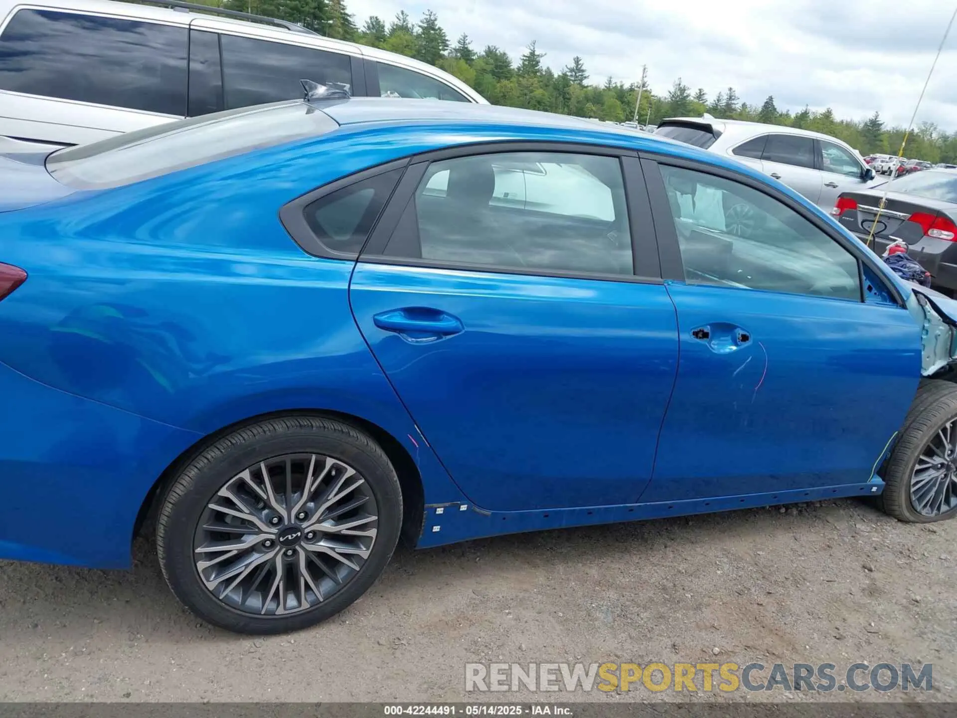 14 fotografías del automóvil dañado 3KPF54AD1NE477930 KIA FORTE 2022