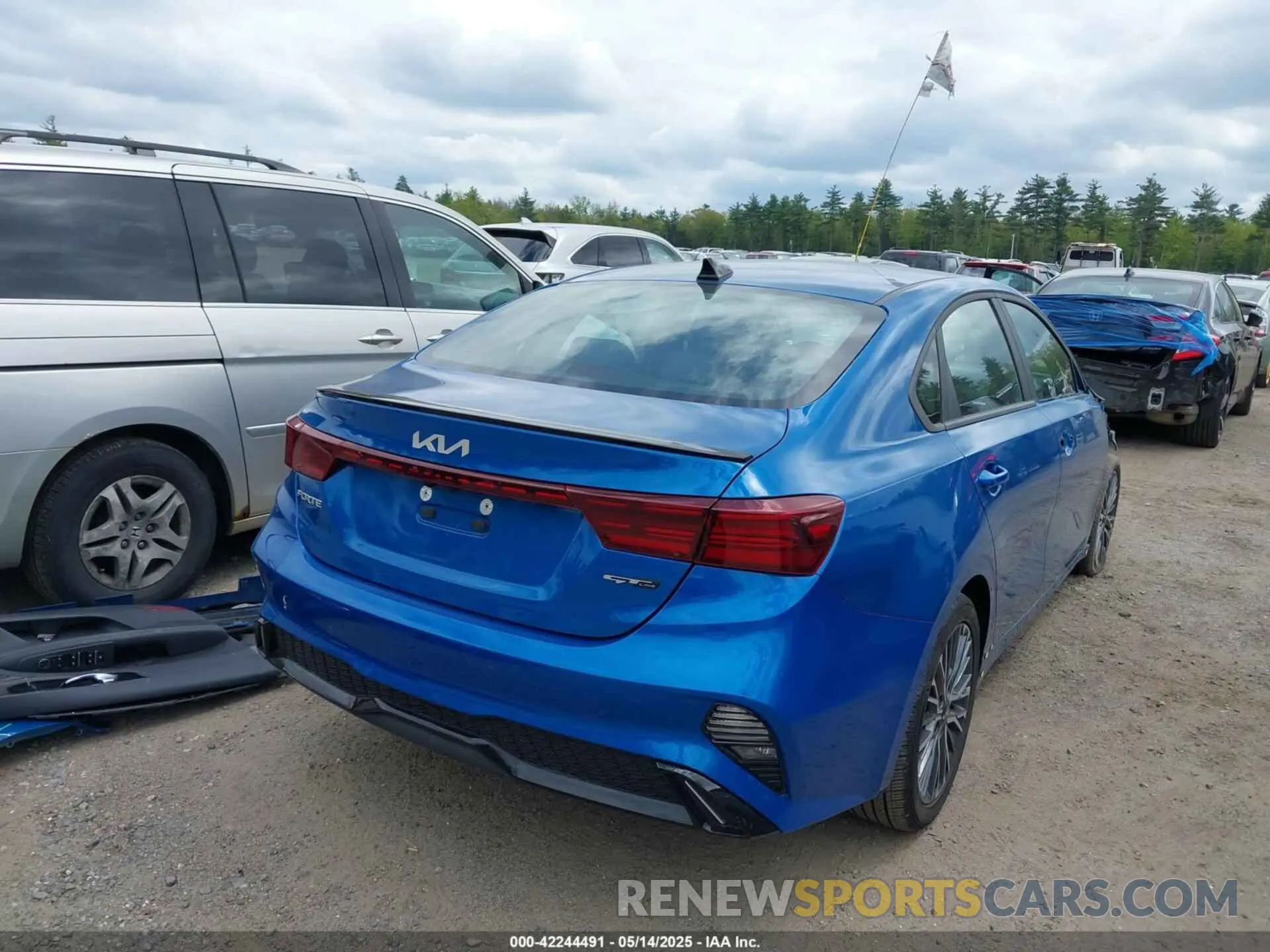 4 fotografías del automóvil dañado 3KPF54AD1NE477930 KIA FORTE 2022