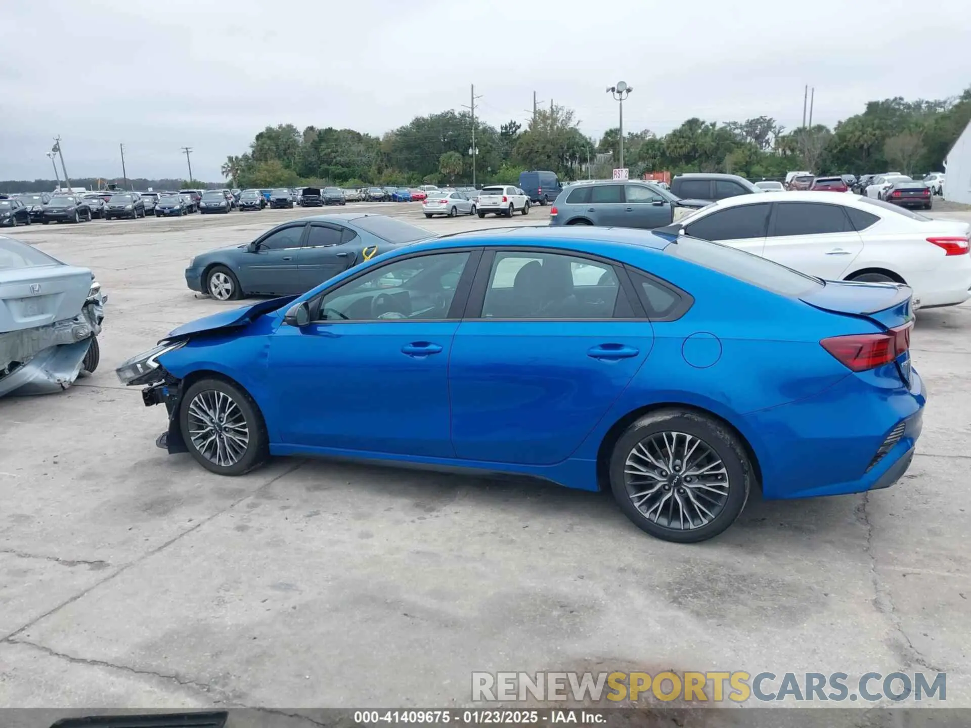13 fotografías del automóvil dañado 3KPF54AD2NE444225 KIA FORTE 2022