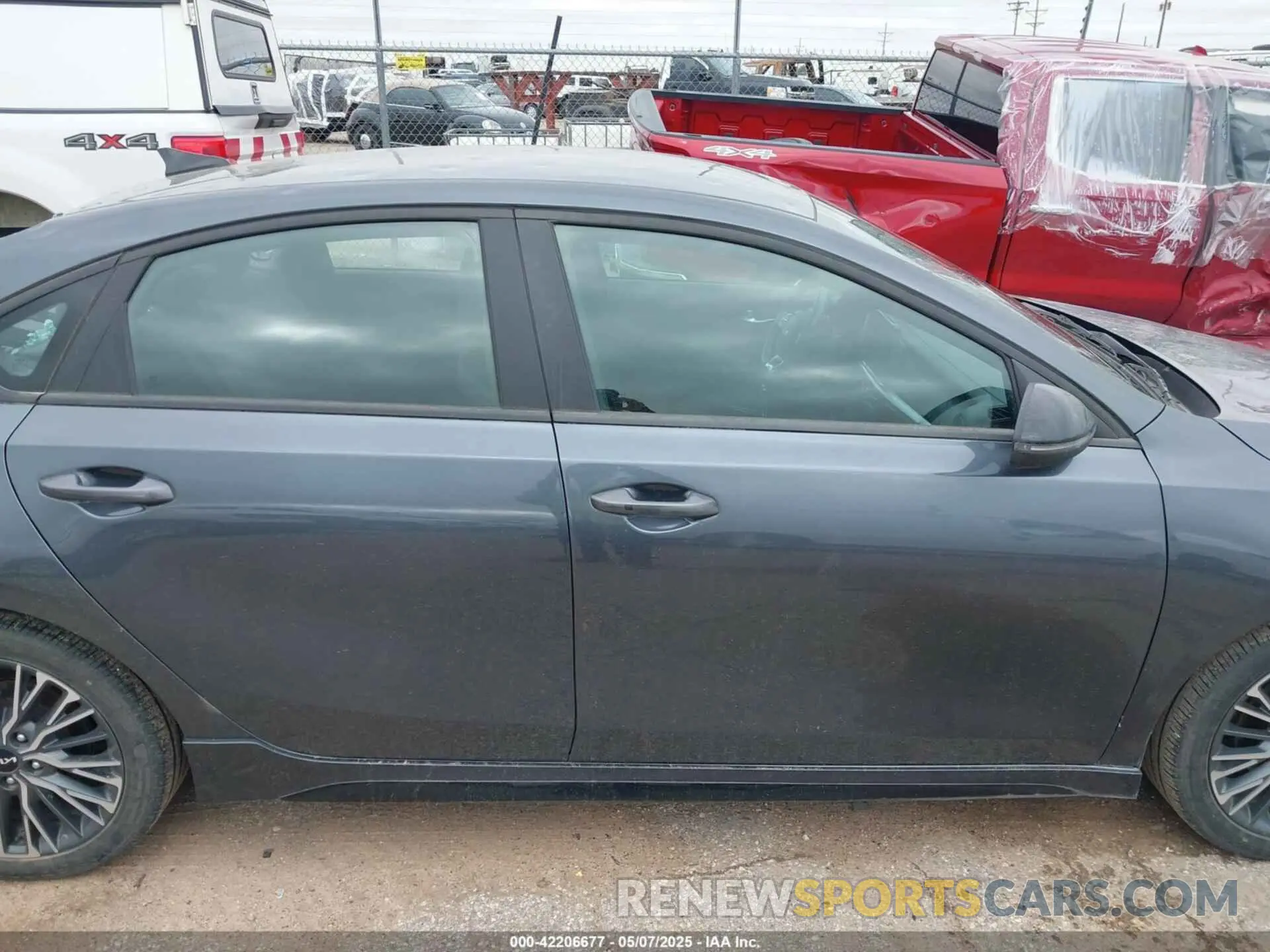 13 fotografías del automóvil dañado 3KPF54AD2NE478780 KIA FORTE 2022