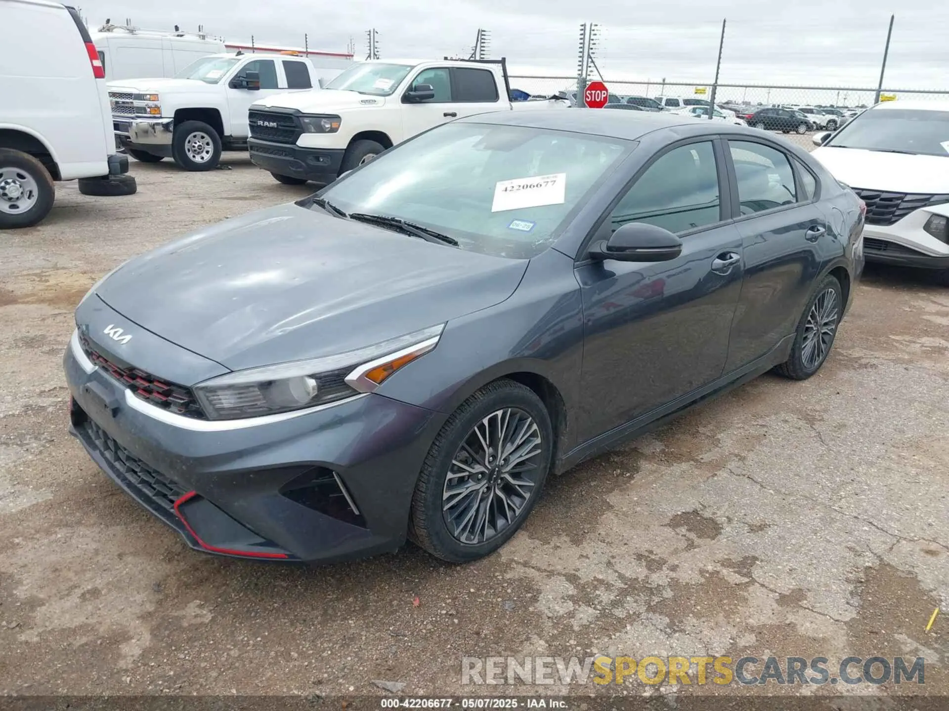 2 fotografías del automóvil dañado 3KPF54AD2NE478780 KIA FORTE 2022