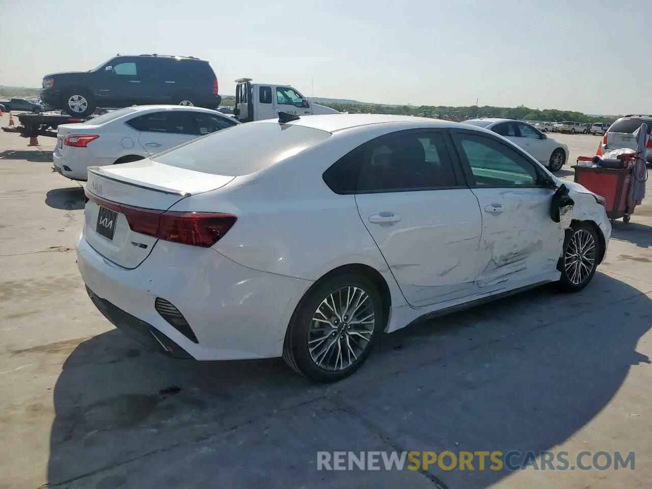 3 fotografías del automóvil dañado 3KPF54AD3NE432780 KIA FORTE 2022
