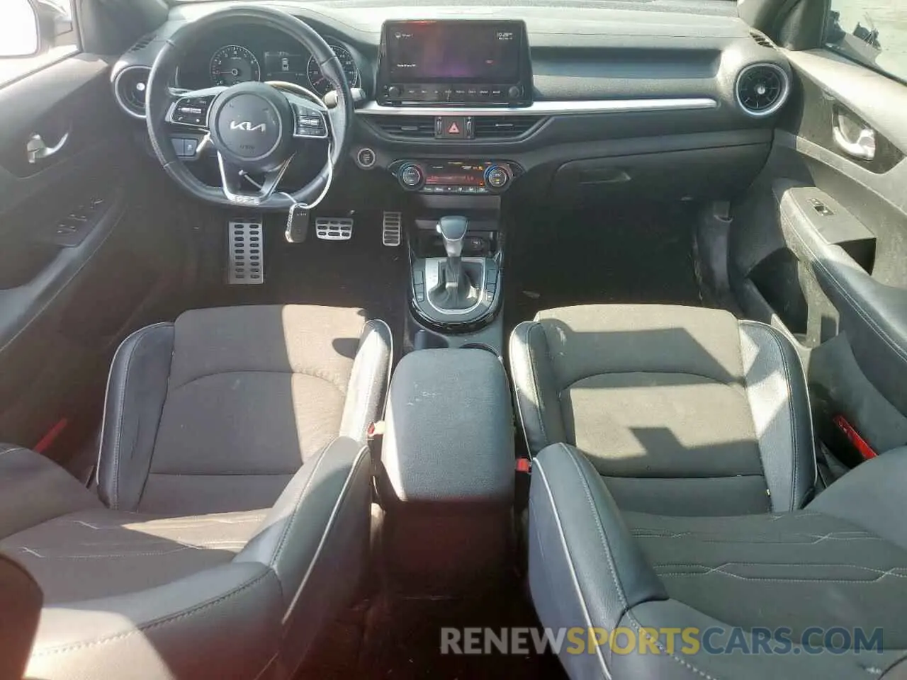 8 fotografías del automóvil dañado 3KPF54AD3NE432780 KIA FORTE 2022