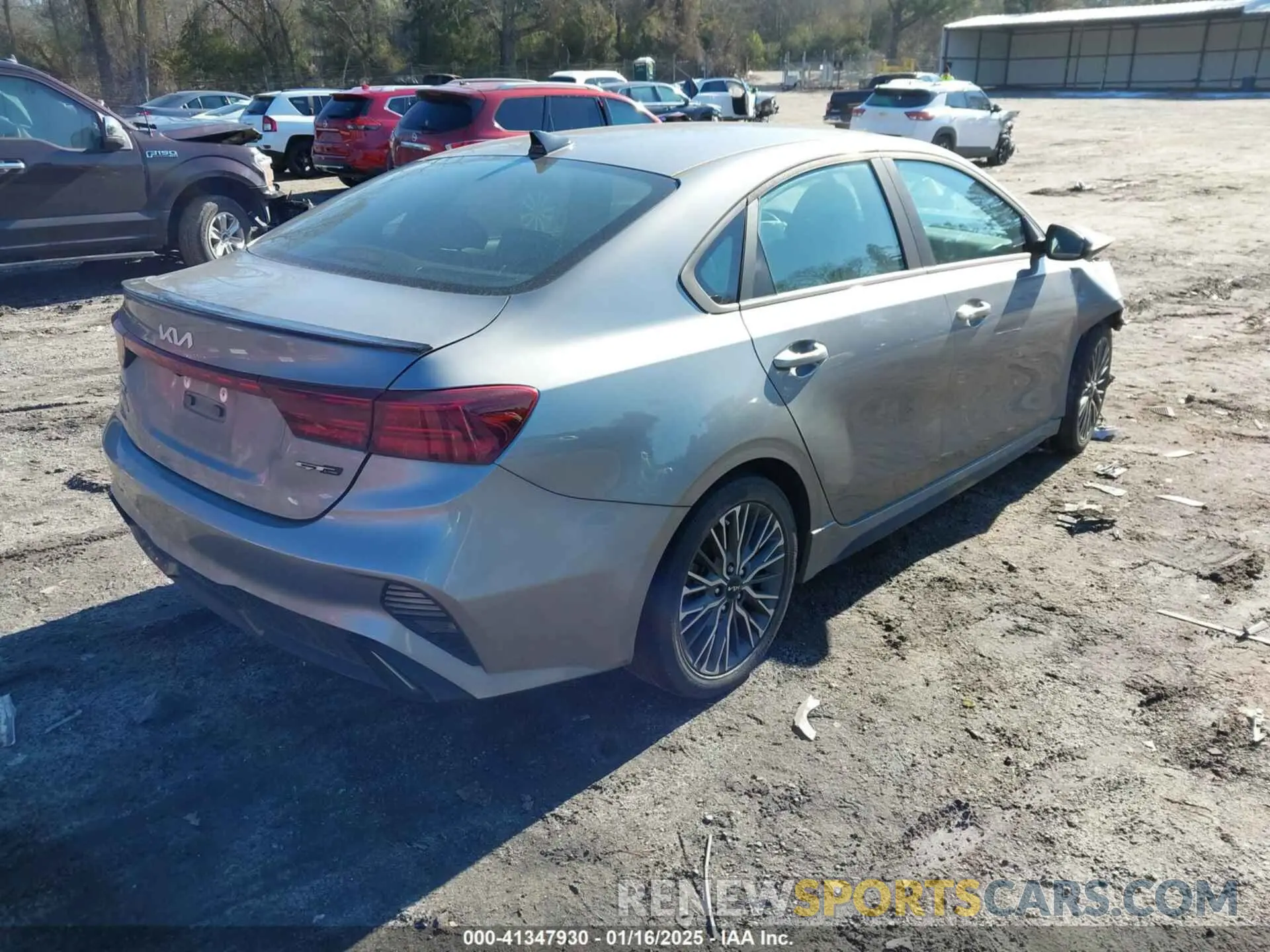 4 fotografías del automóvil dañado 3KPF54AD3NE489352 KIA FORTE 2022