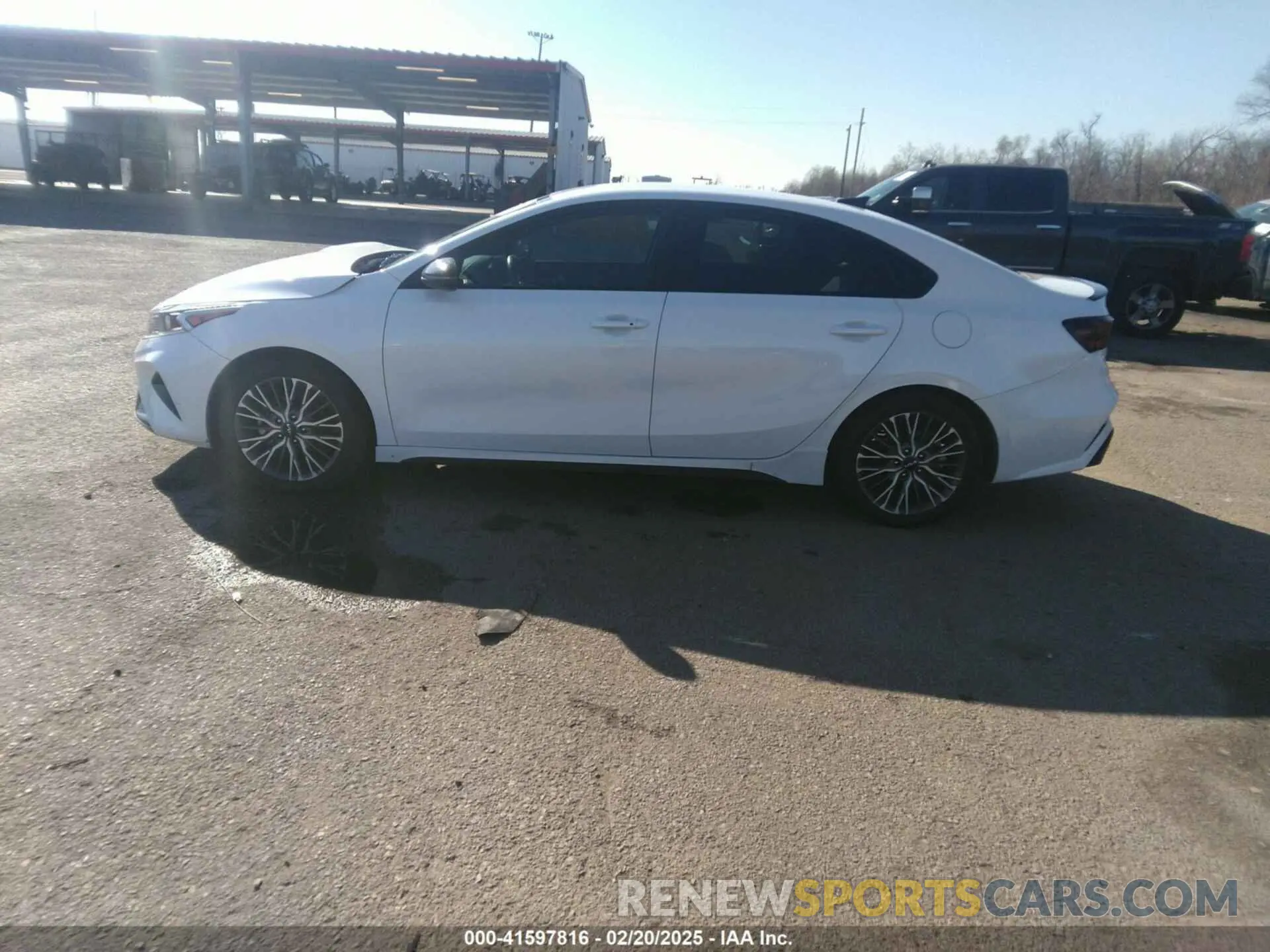 14 fotografías del automóvil dañado 3KPF54AD4NE452598 KIA FORTE 2022