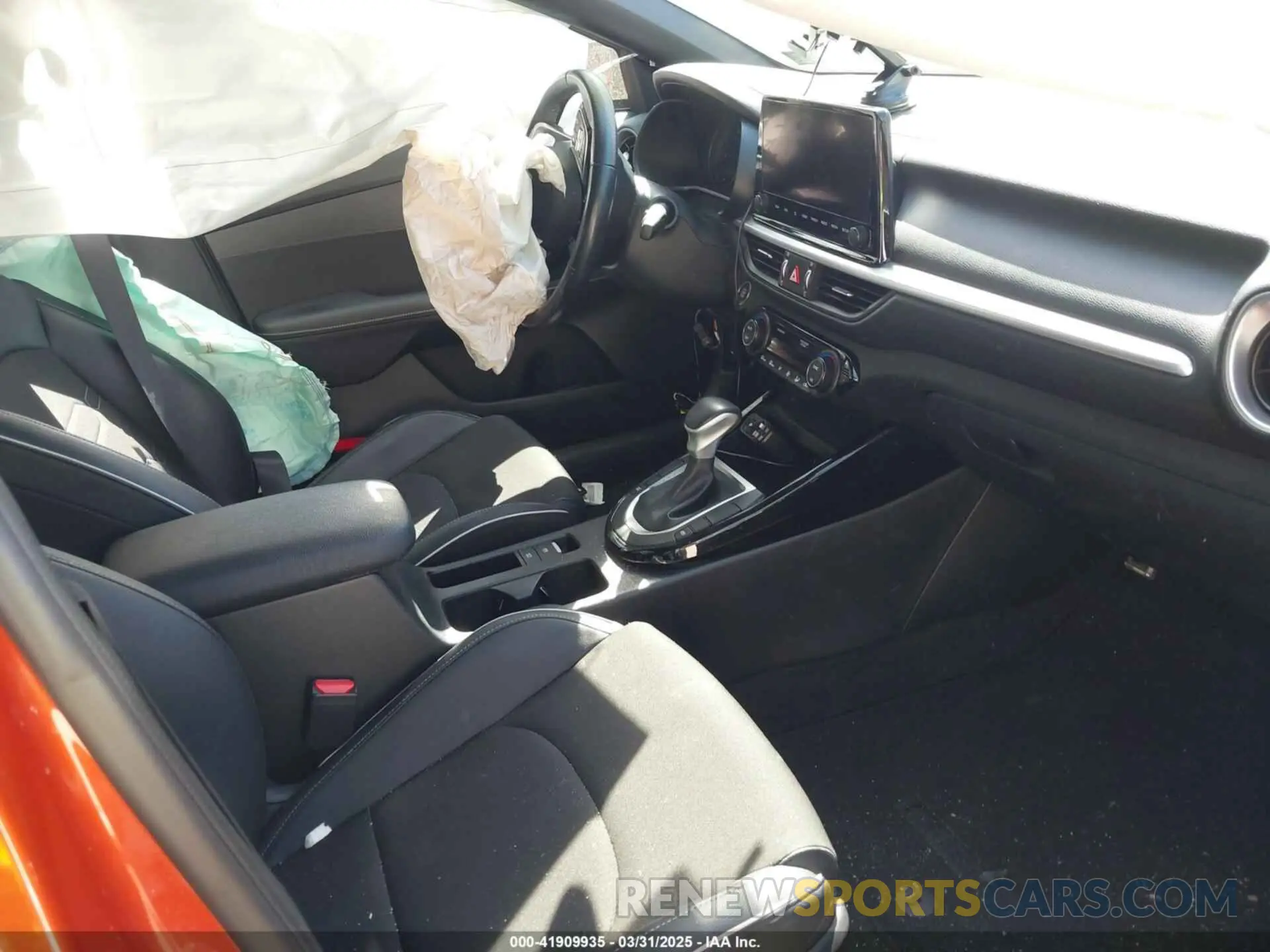 5 fotografías del automóvil dañado 3KPF54AD5NE498005 KIA FORTE 2022