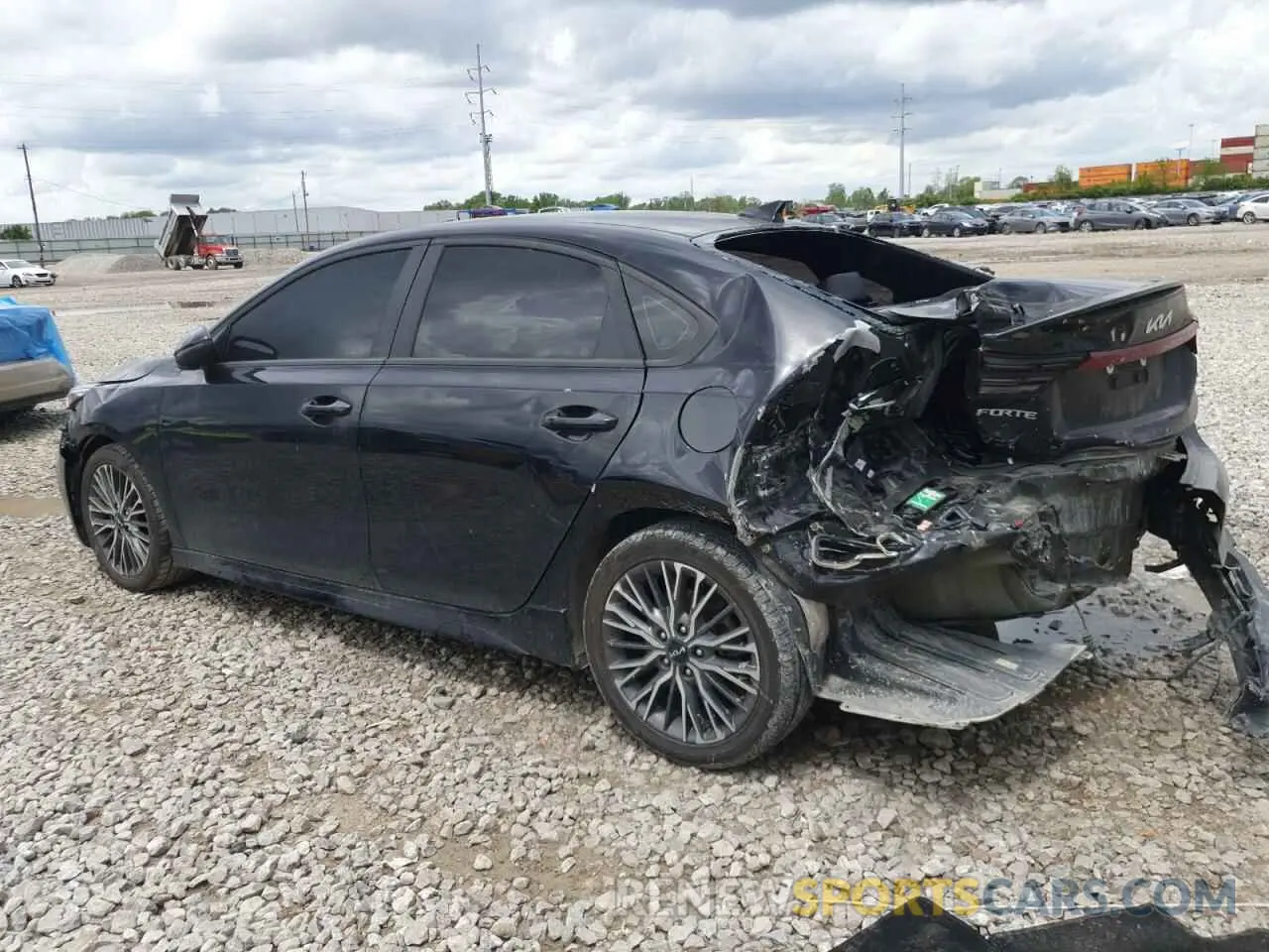 2 fotografías del automóvil dañado 3KPF54AD6NE438640 KIA FORTE 2022
