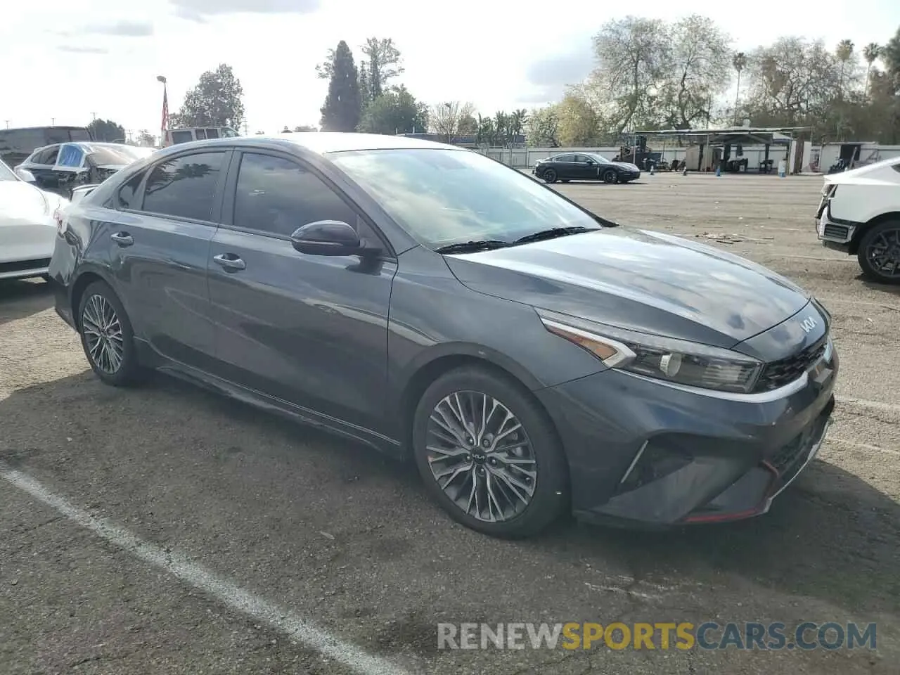 4 fotografías del automóvil dañado 3KPF54AD6NE440565 KIA FORTE 2022
