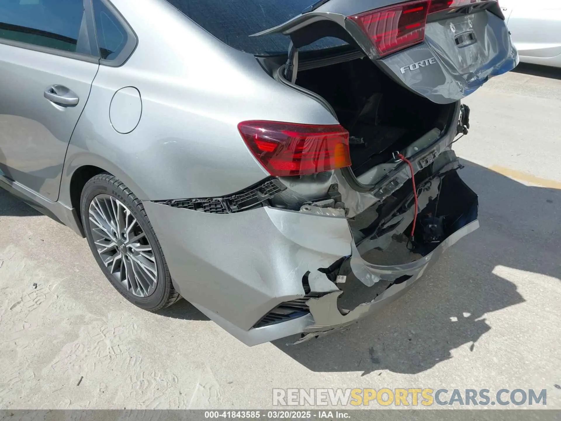 6 fotografías del automóvil dañado 3KPF54AD6NE498871 KIA FORTE 2022