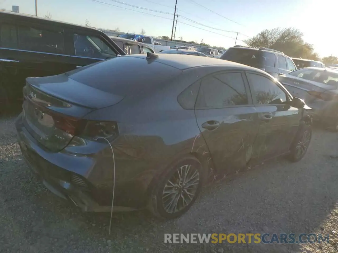 3 fotografías del automóvil dañado 3KPF54AD9NE432234 KIA FORTE 2022