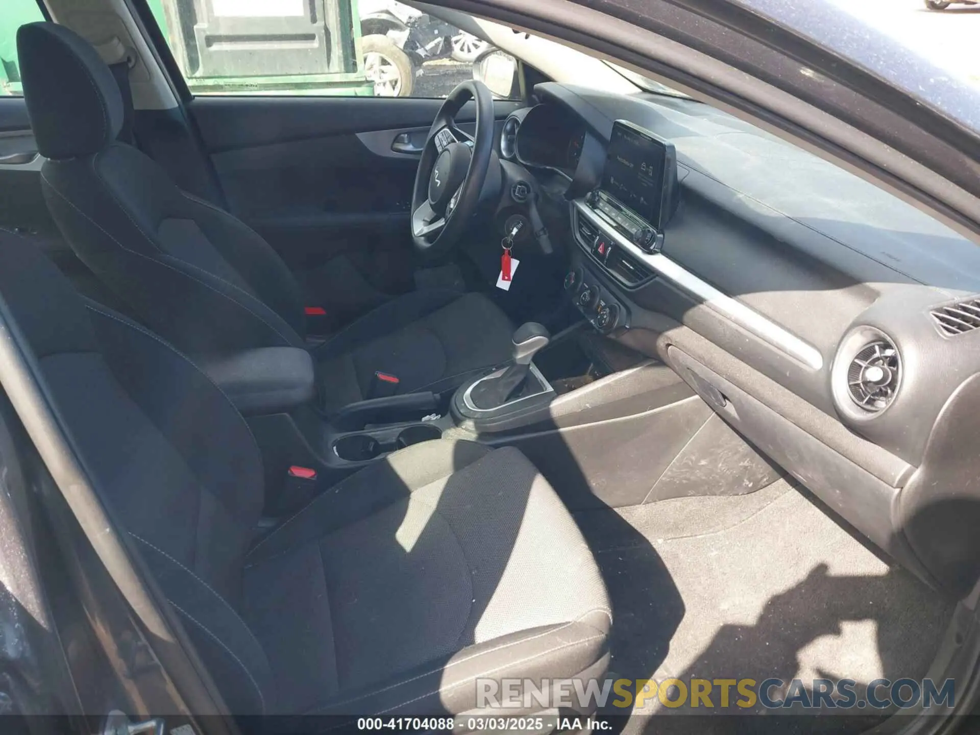 5 fotografías del automóvil dañado 3KPF24AD0PE525316 KIA FORTE 2023