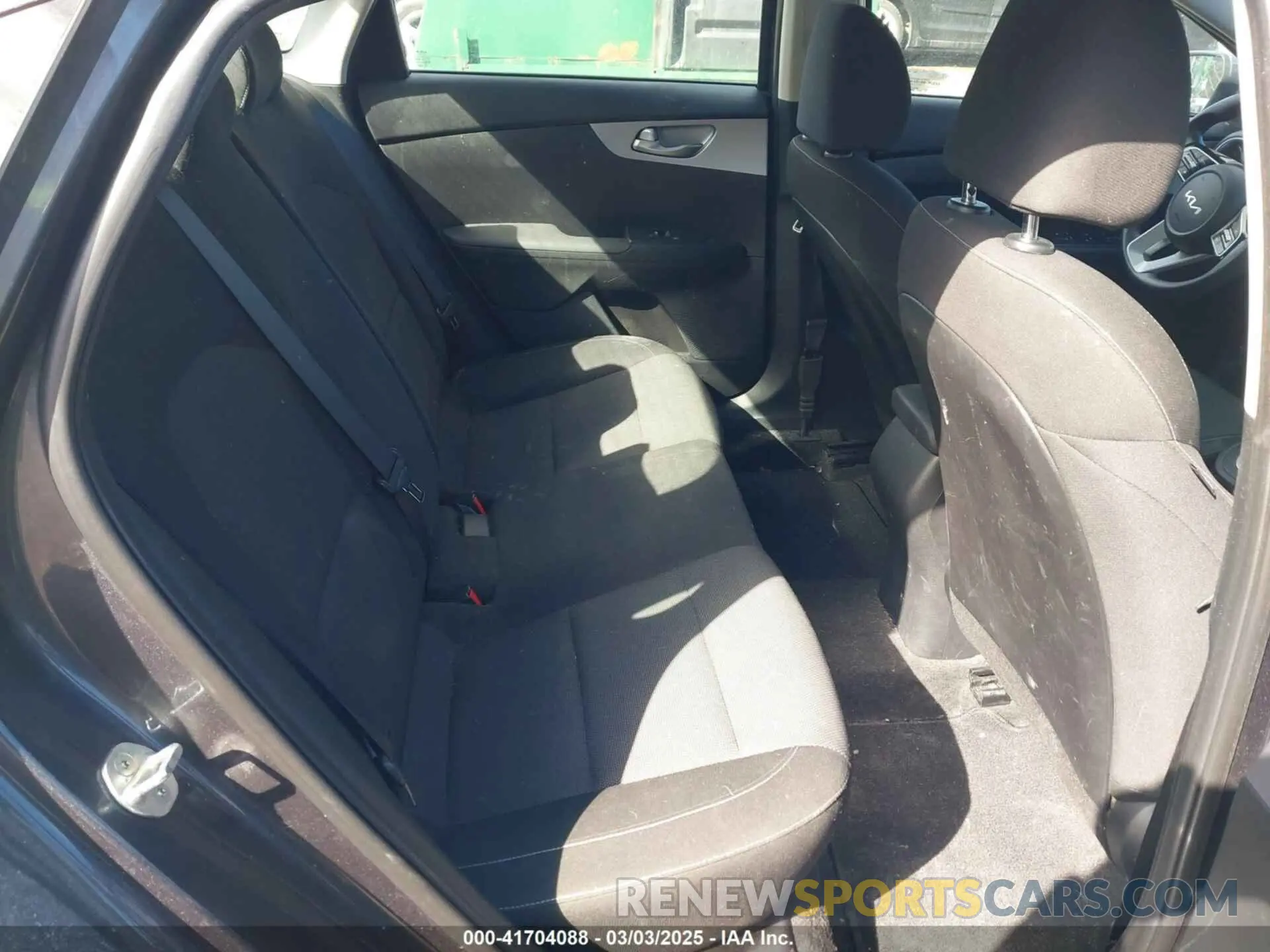 8 fotografías del automóvil dañado 3KPF24AD0PE525316 KIA FORTE 2023
