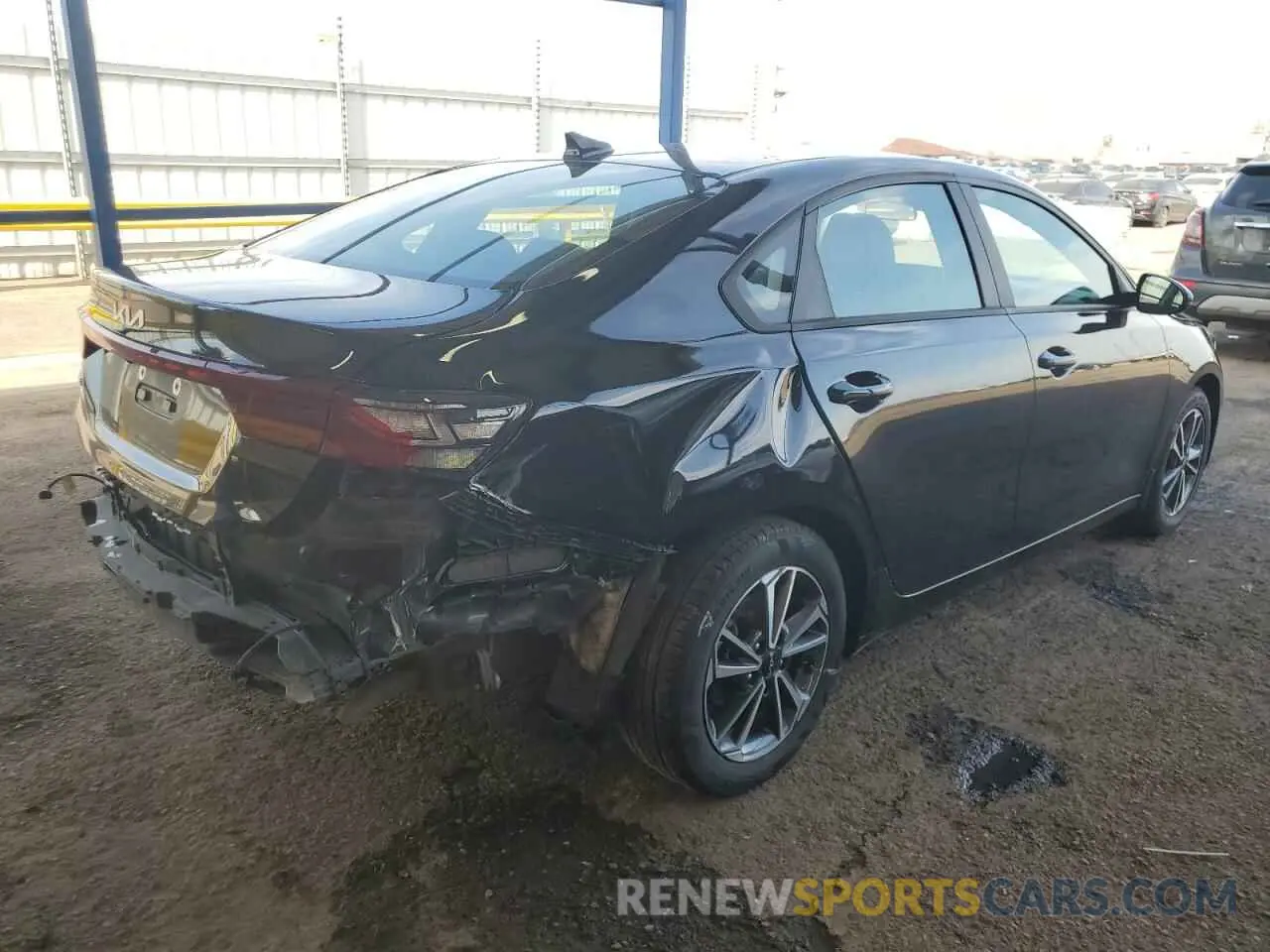 3 fotografías del automóvil dañado 3KPF24AD0PE555111 KIA FORTE 2023