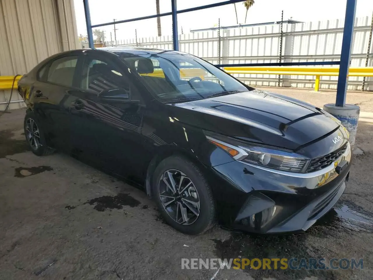 4 fotografías del automóvil dañado 3KPF24AD0PE555111 KIA FORTE 2023
