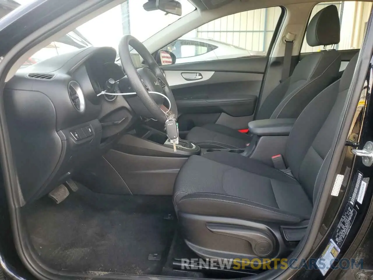 7 fotografías del automóvil dañado 3KPF24AD0PE555111 KIA FORTE 2023