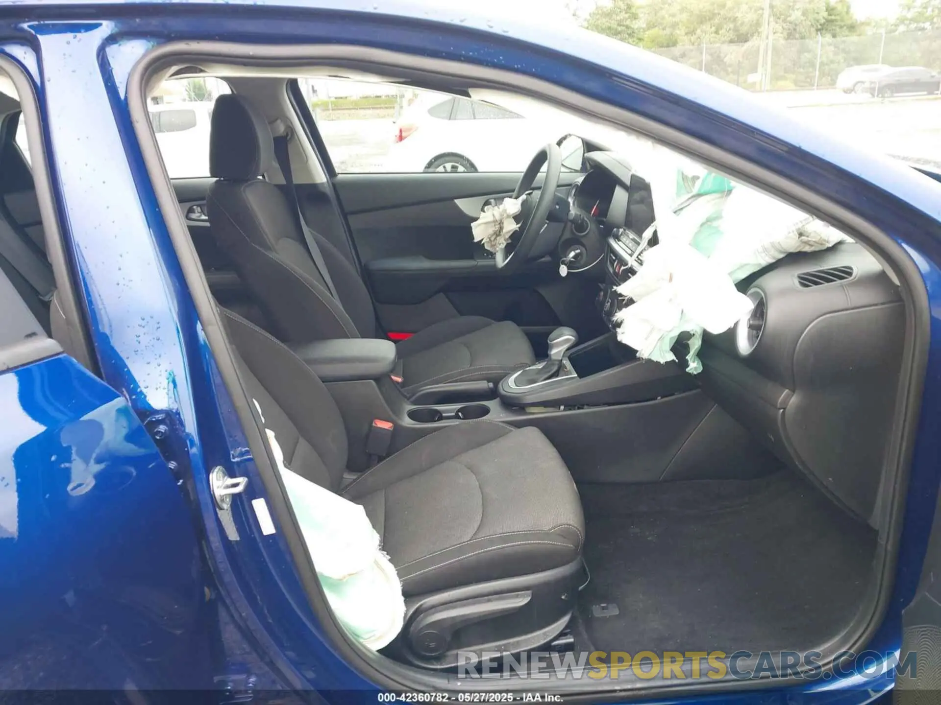 5 fotografías del automóvil dañado 3KPF24AD0PE580493 KIA FORTE 2023