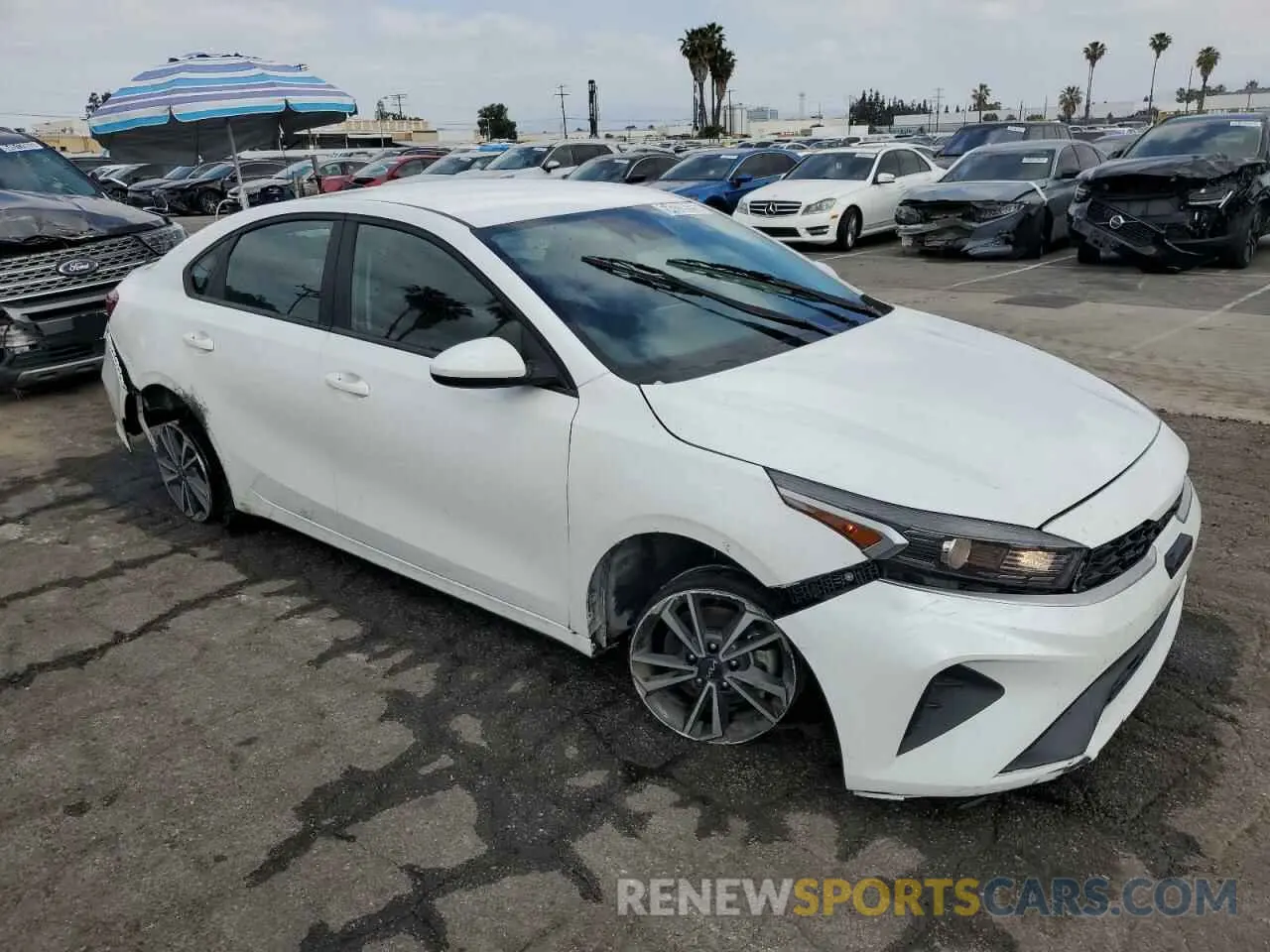4 fotografías del automóvil dañado 3KPF24AD0PE636190 KIA FORTE 2023