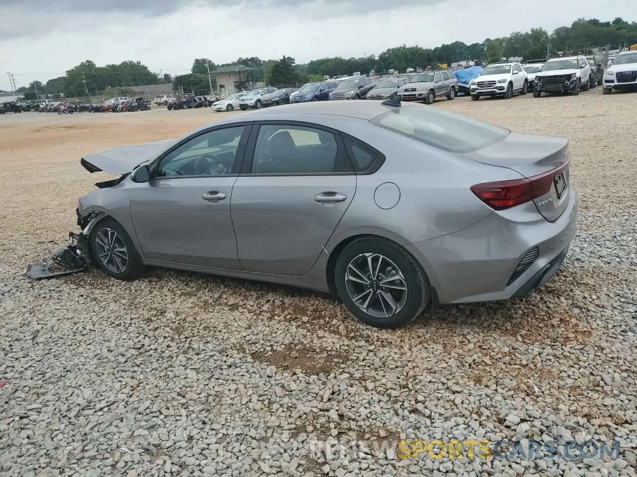 2 fotografías del automóvil dañado 3KPF24AD0PE663731 KIA FORTE 2023