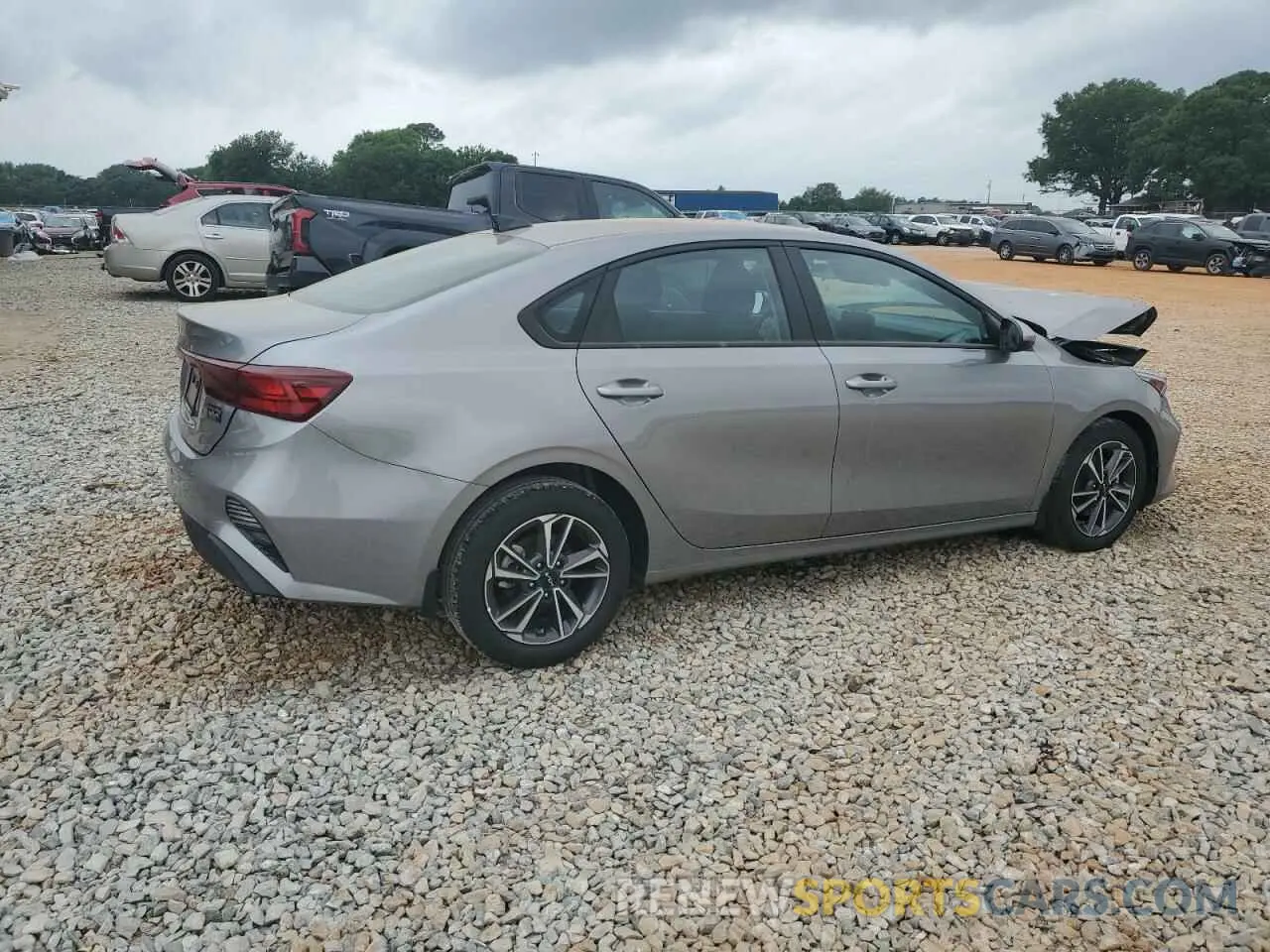 3 fotografías del automóvil dañado 3KPF24AD0PE663731 KIA FORTE 2023