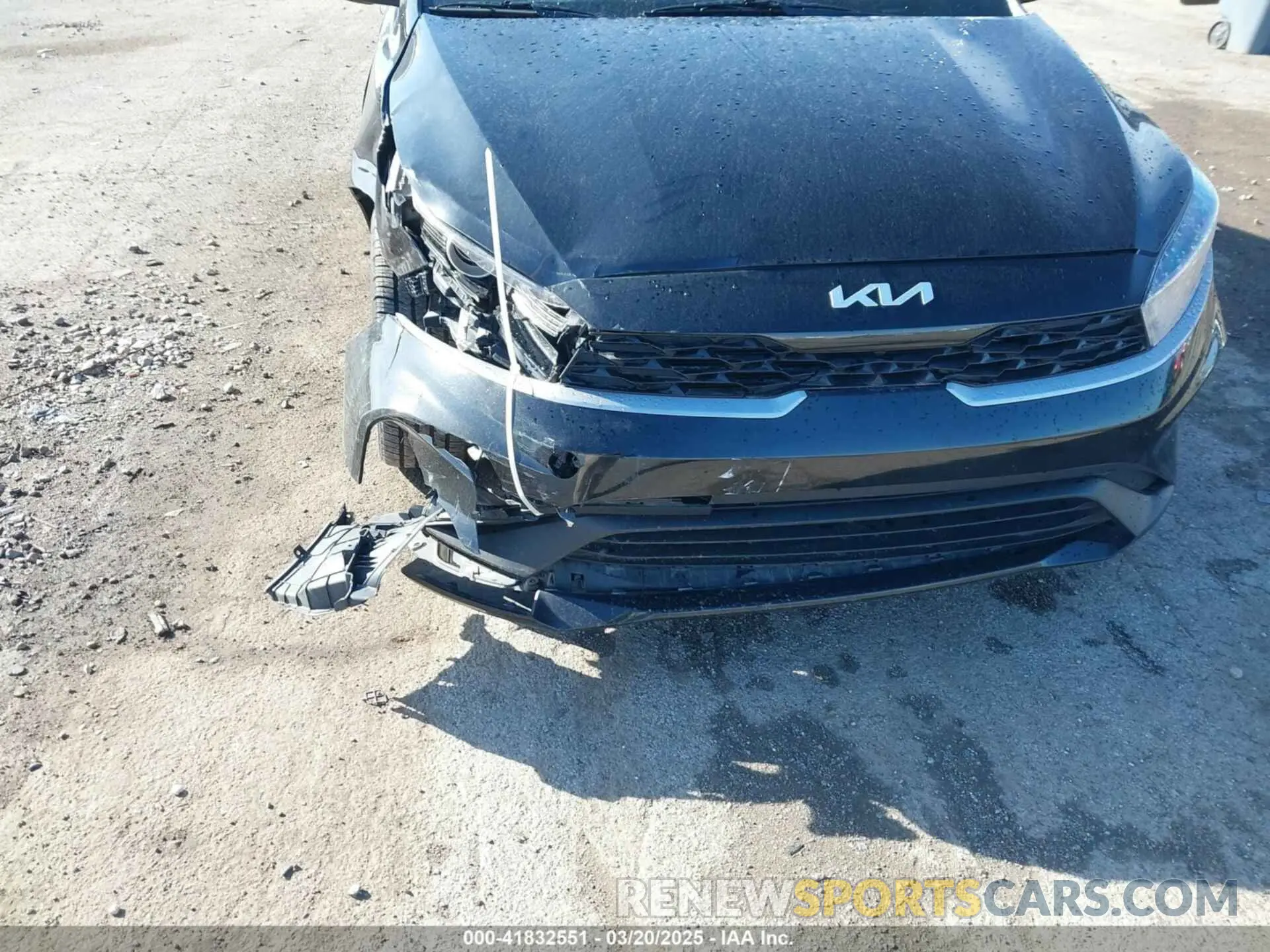 17 fotografías del automóvil dañado 3KPF24AD1PE511666 KIA FORTE 2023