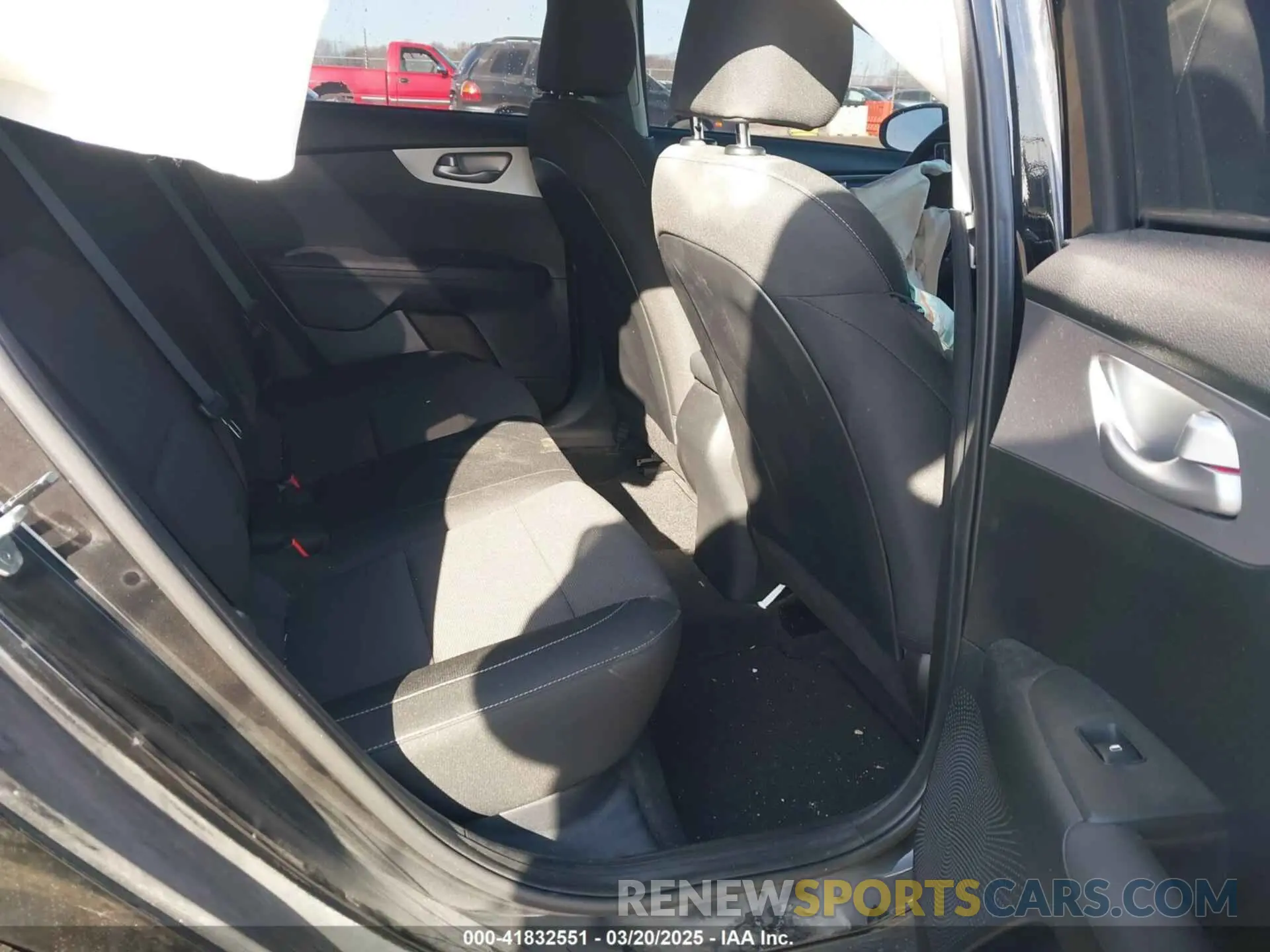 8 fotografías del automóvil dañado 3KPF24AD1PE511666 KIA FORTE 2023