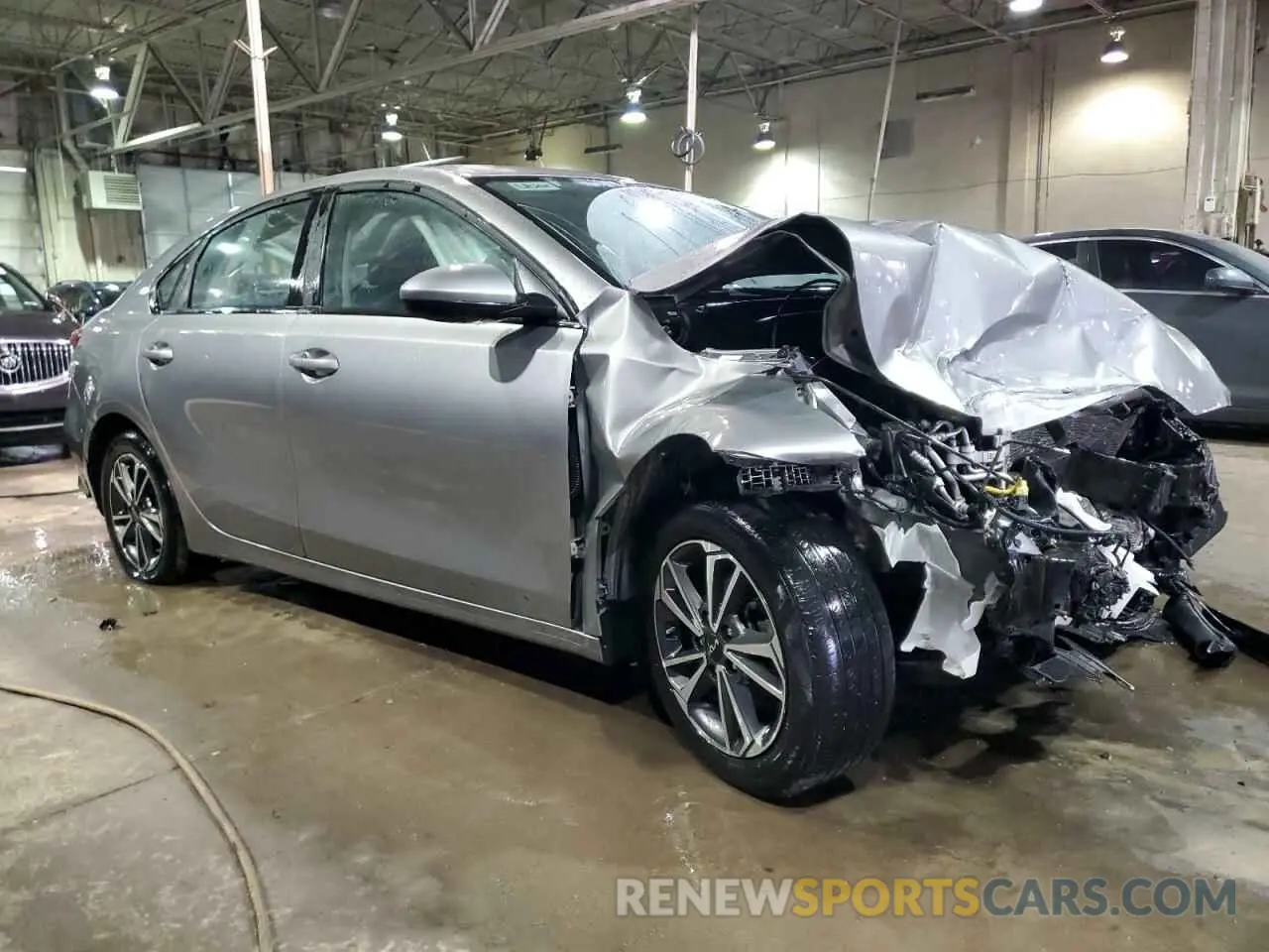 4 fotografías del automóvil dañado 3KPF24AD1PE527334 KIA FORTE 2023