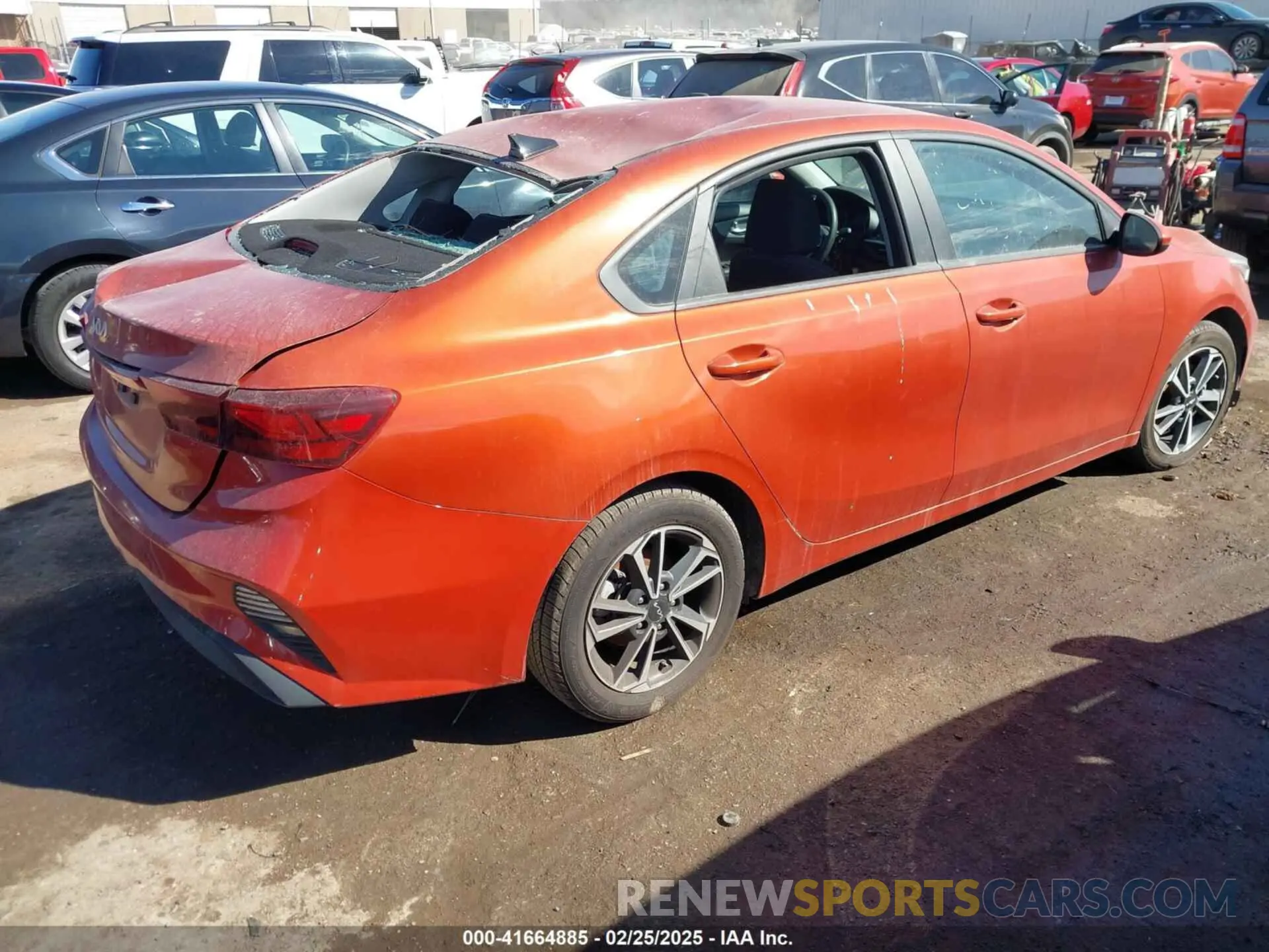 4 fotografías del automóvil dañado 3KPF24AD1PE544084 KIA FORTE 2023